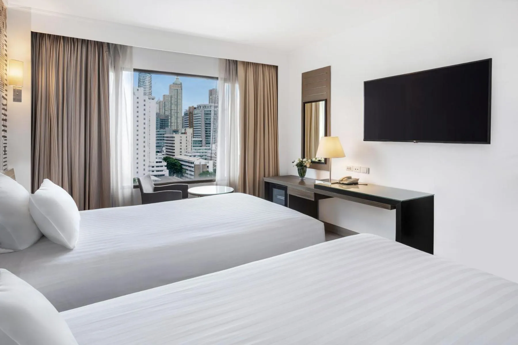 Seating area, Bed in Novotel Bangkok on Siam Square