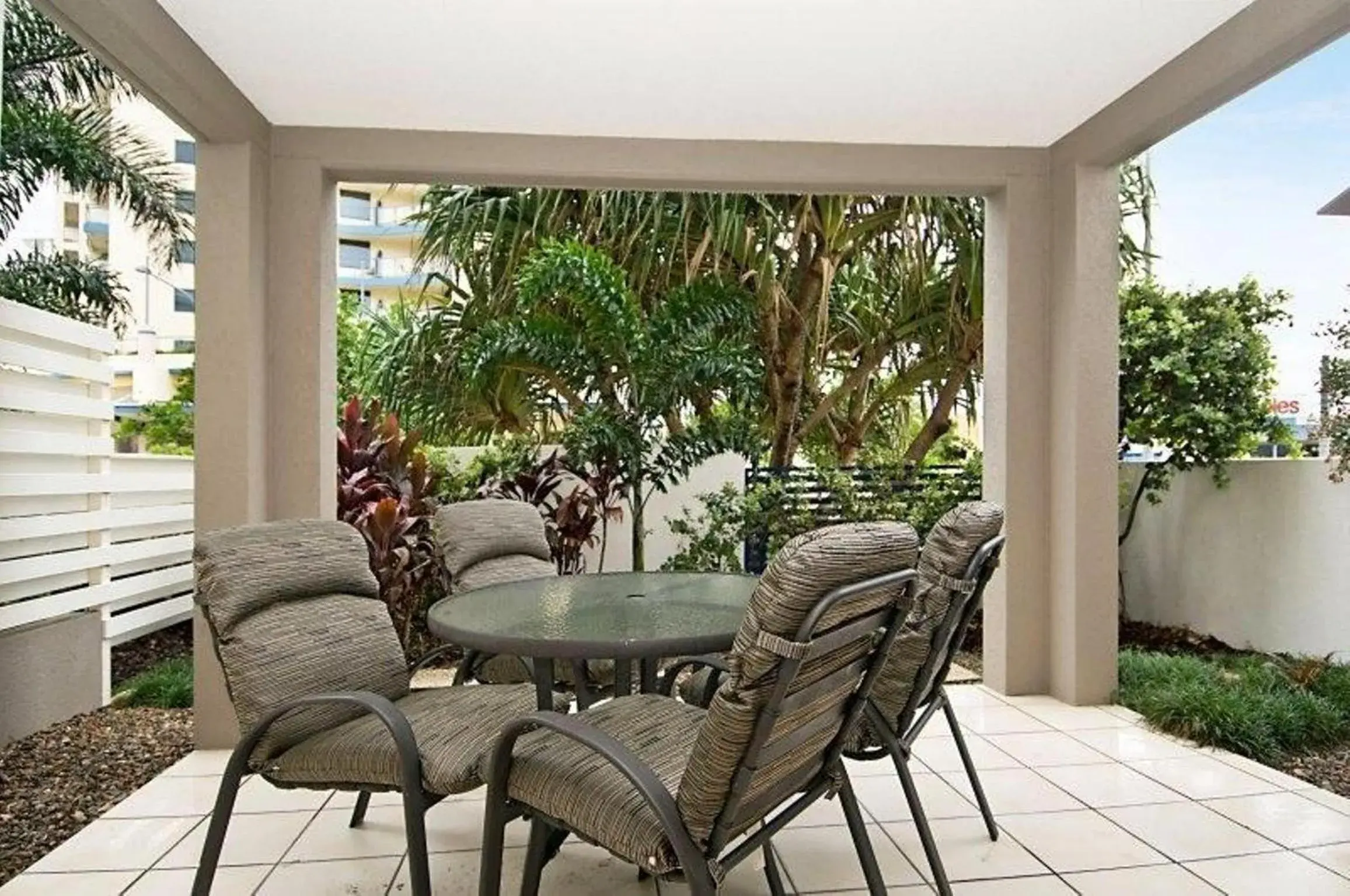Two-Bedroom Apartment - Ground Floor in Raffles Mooloolaba Two-Bedroom Apartment - Ground Floor in Raffles Mooloolaba