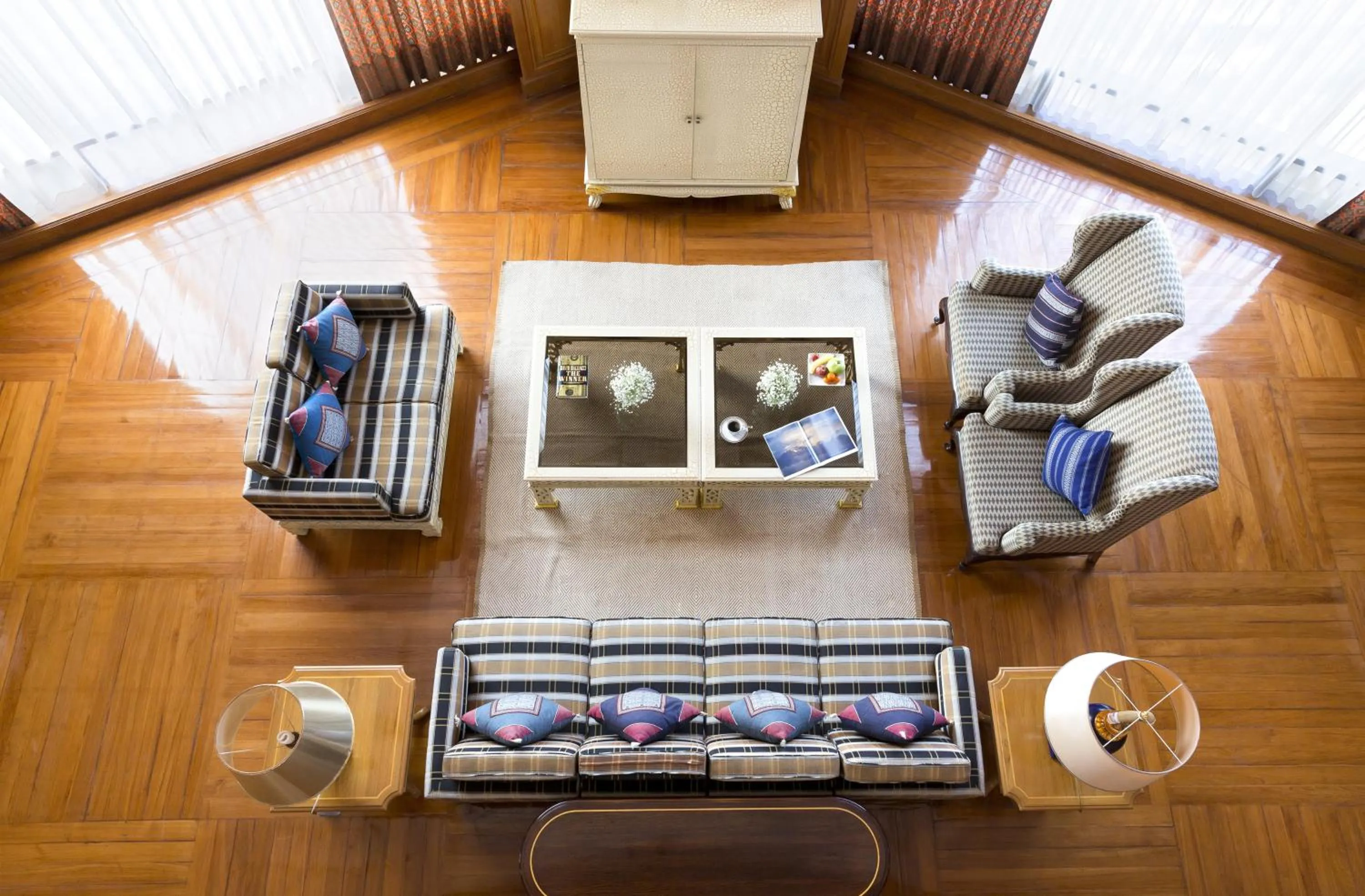 Living room in Pullman Khon Kaen Raja Orchid