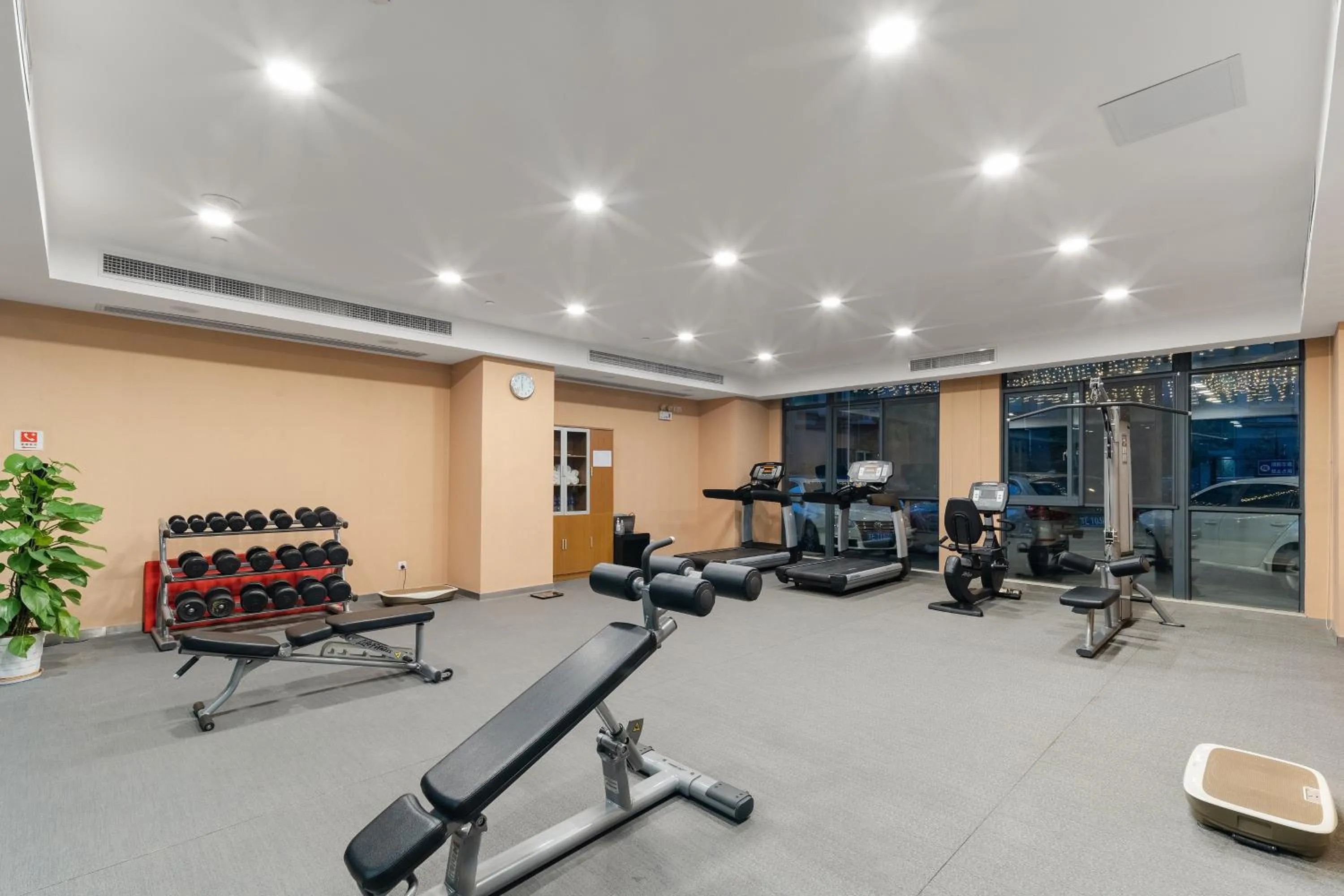 Fitness centre/facilities in Holiday Inn Express Suzhou Changjiang by IHG