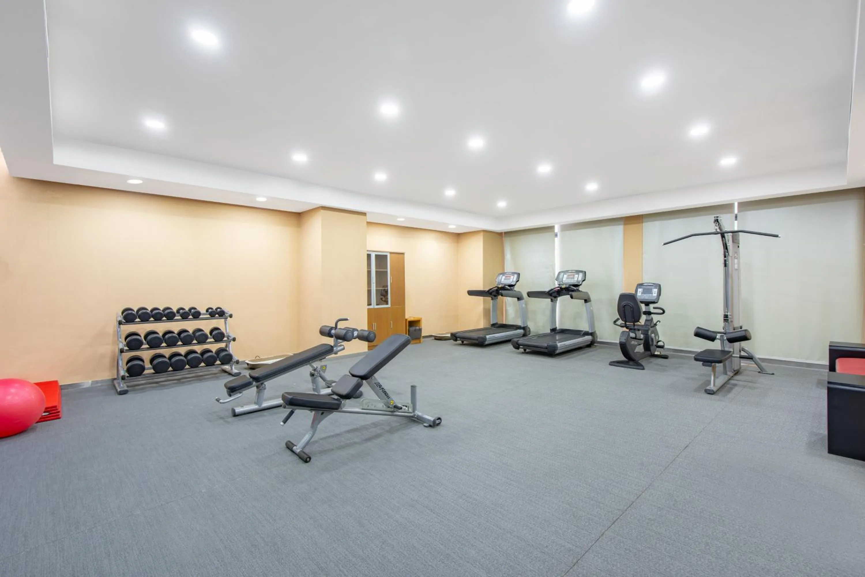 Fitness centre/facilities in Holiday Inn Express Suzhou Changjiang by IHG