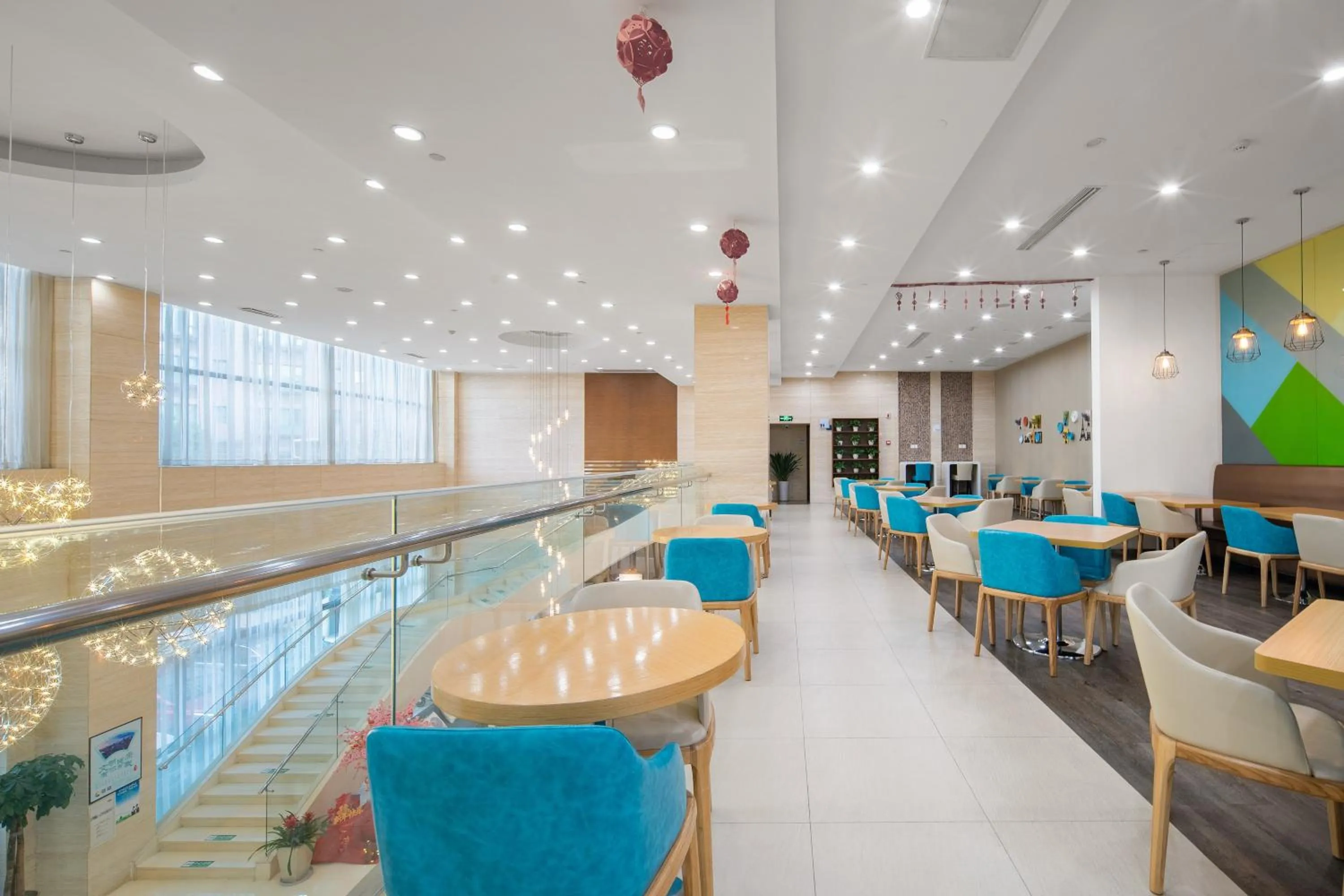 Restaurant/places to eat in Holiday Inn Express Suzhou Changjiang by IHG