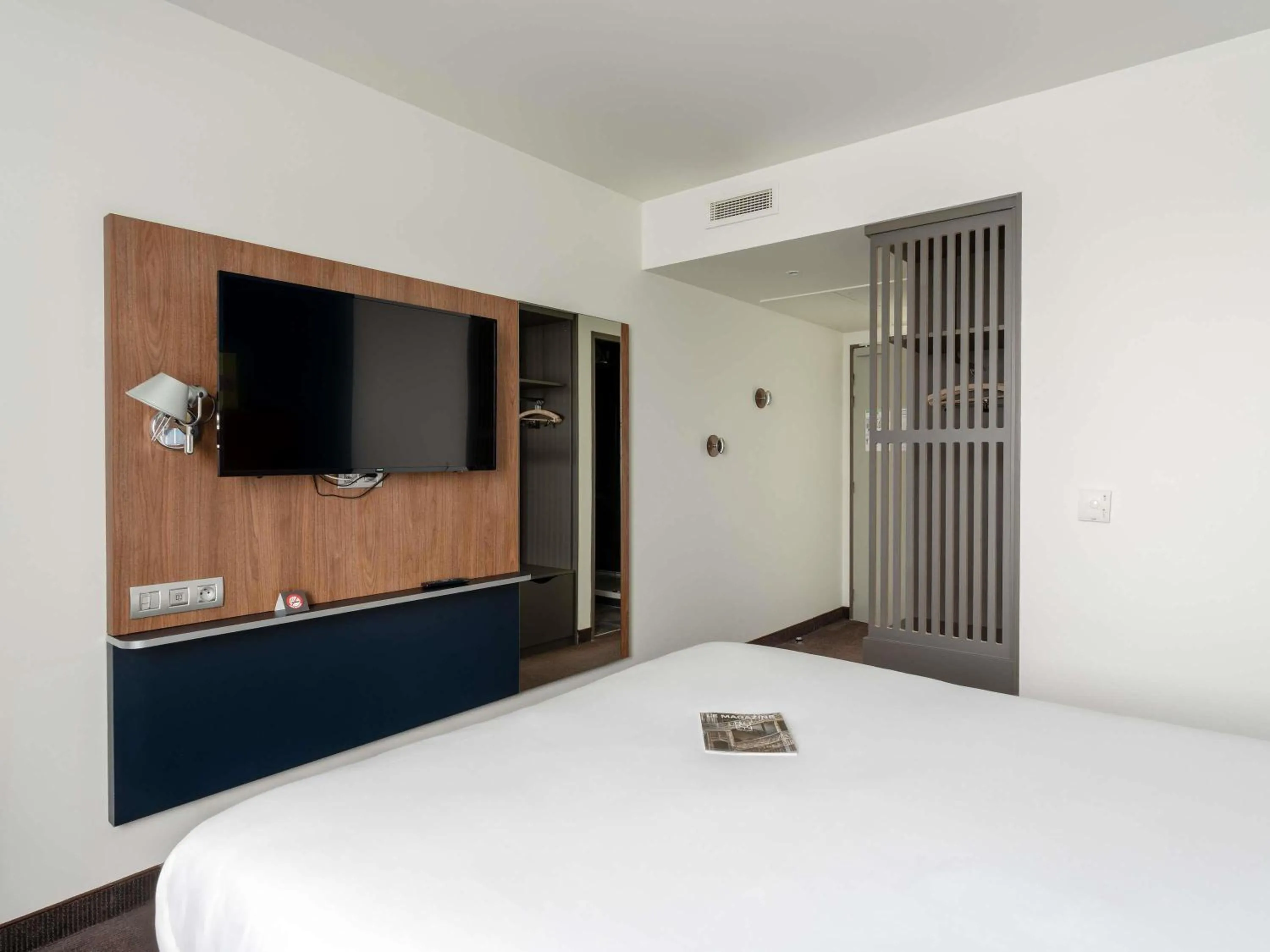 Bedroom, Bed in Ibis Rouen Centre Rive Gauche Mermoz