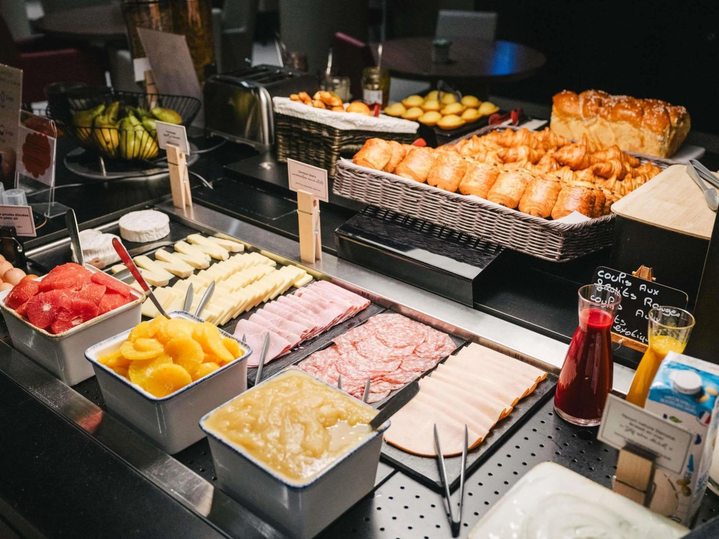 Breakfast in Ibis Rouen Centre Rive Gauche Mermoz