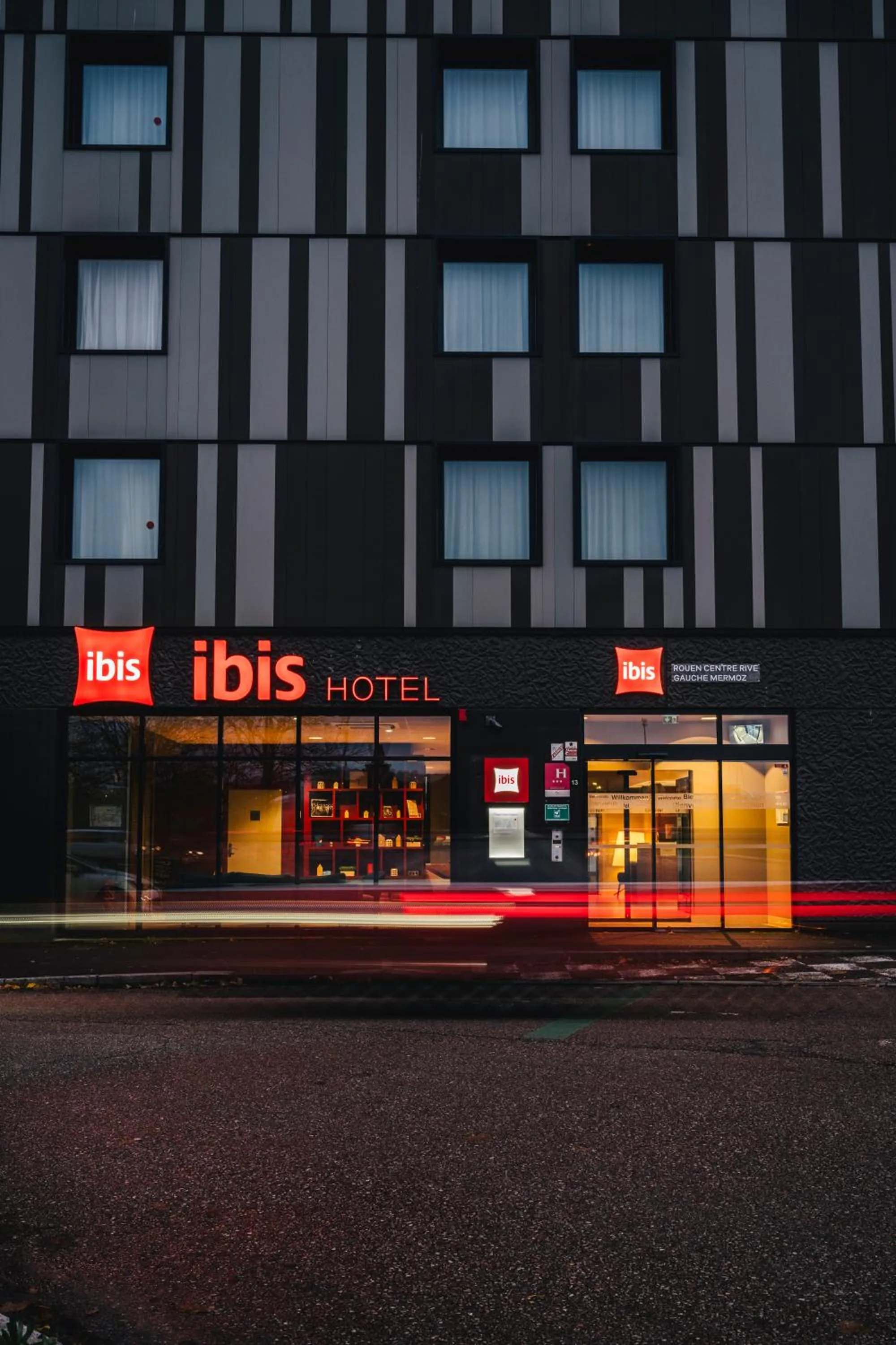 Facade/entrance in Ibis Rouen Centre Rive Gauche Mermoz