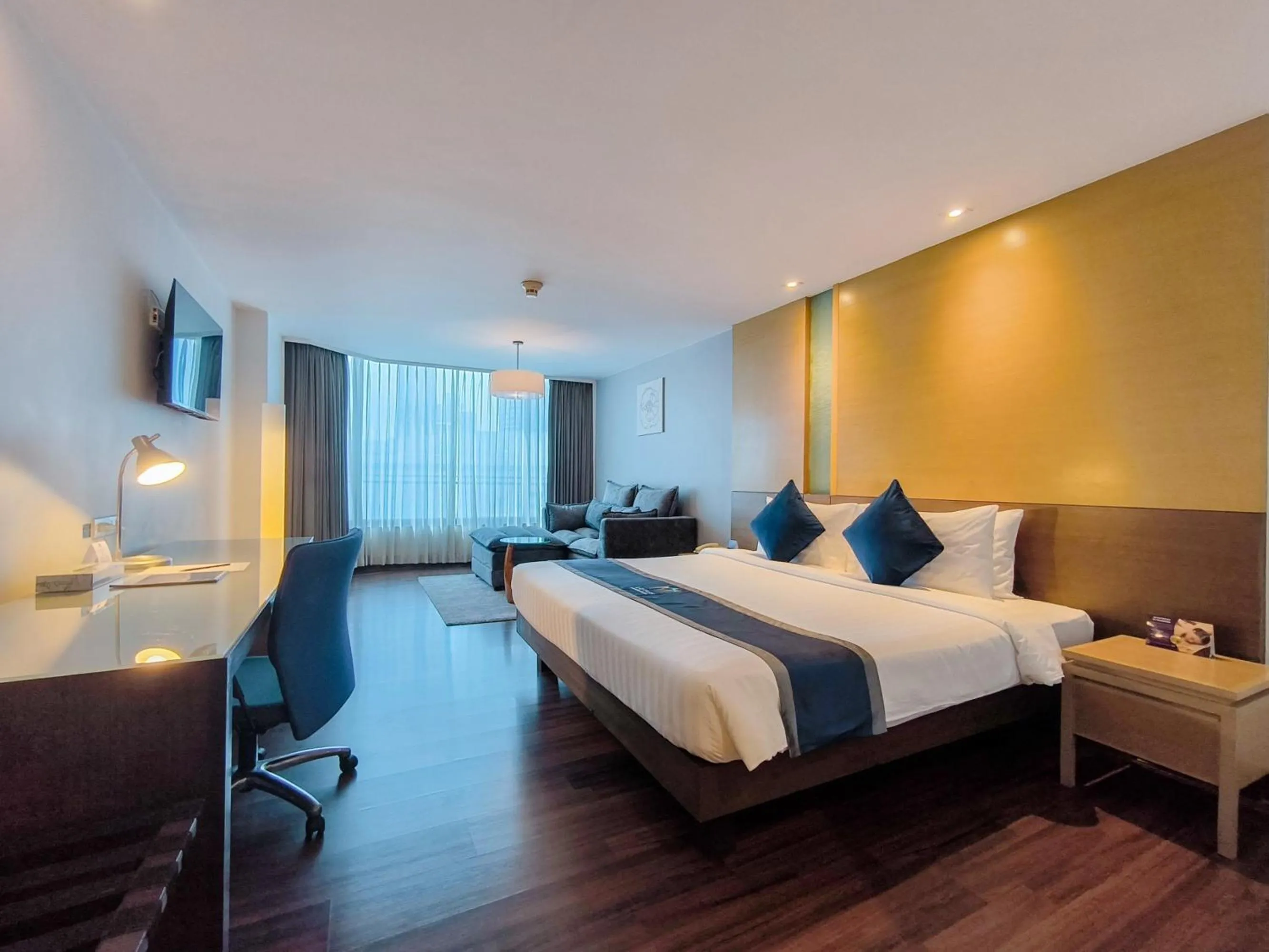 Bed in Bangkok Hotel Lotus Sukhumvit 33