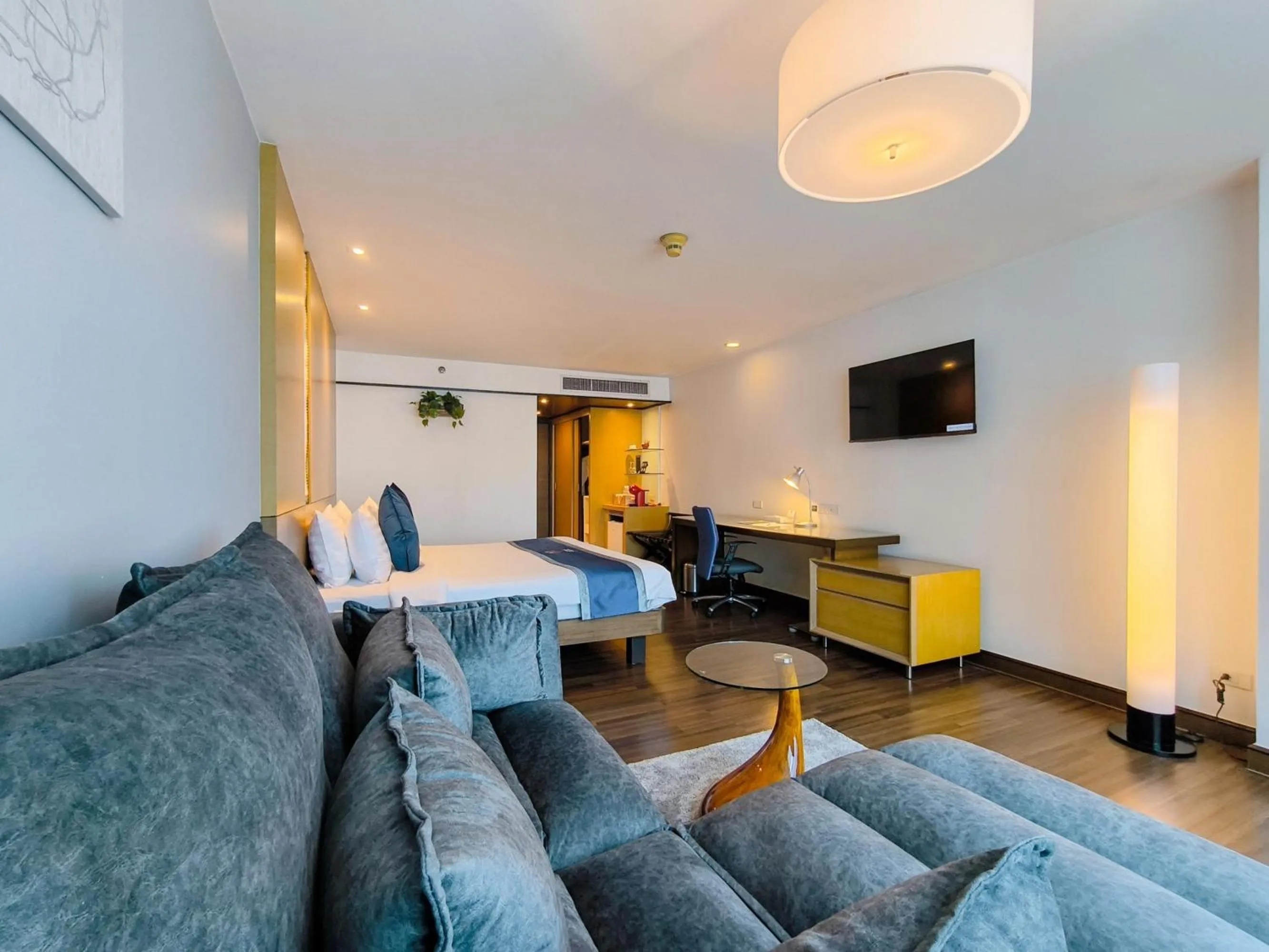 Bed in Bangkok Hotel Lotus Sukhumvit 33