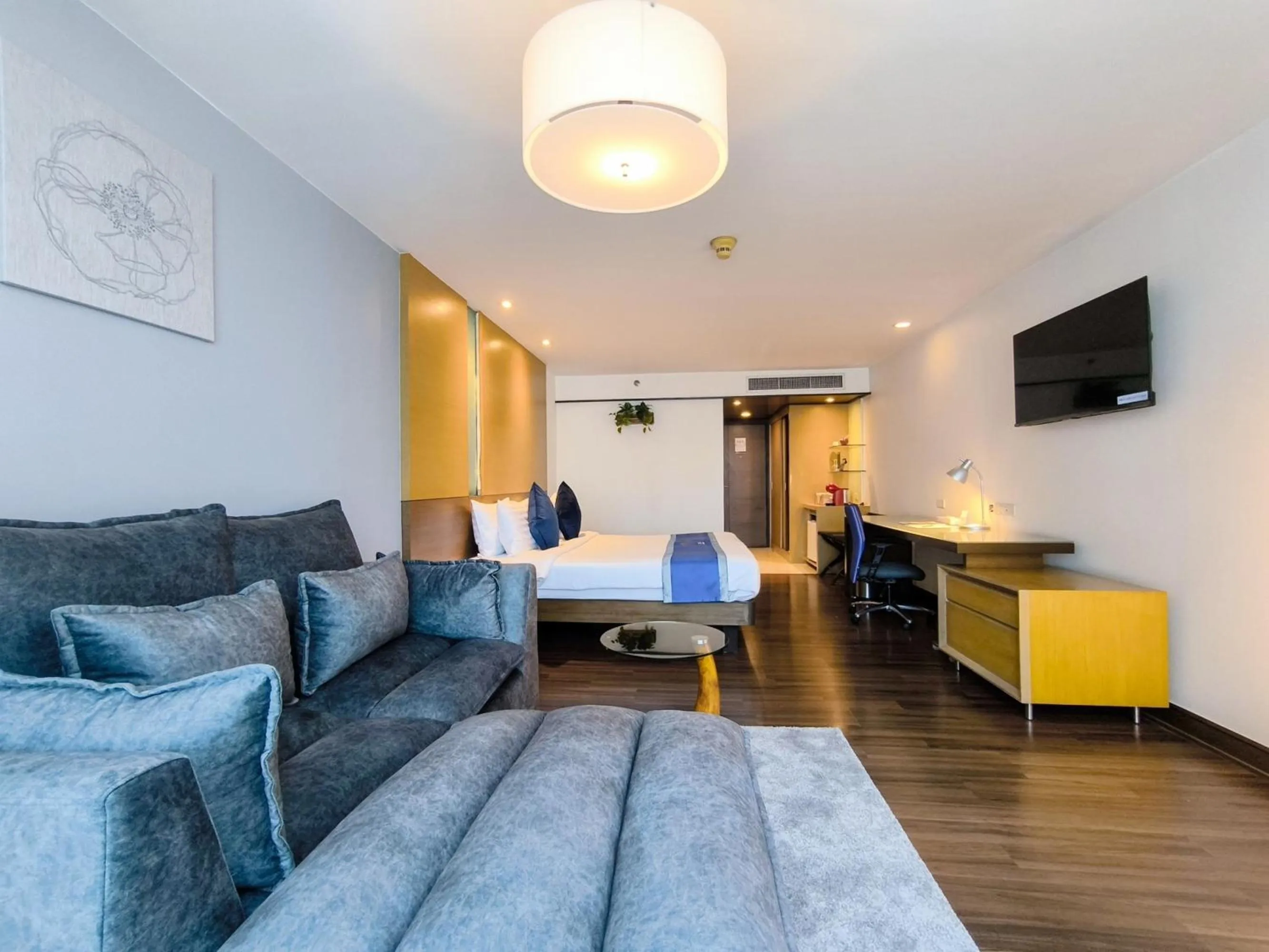 Bed in Bangkok Hotel Lotus Sukhumvit 33