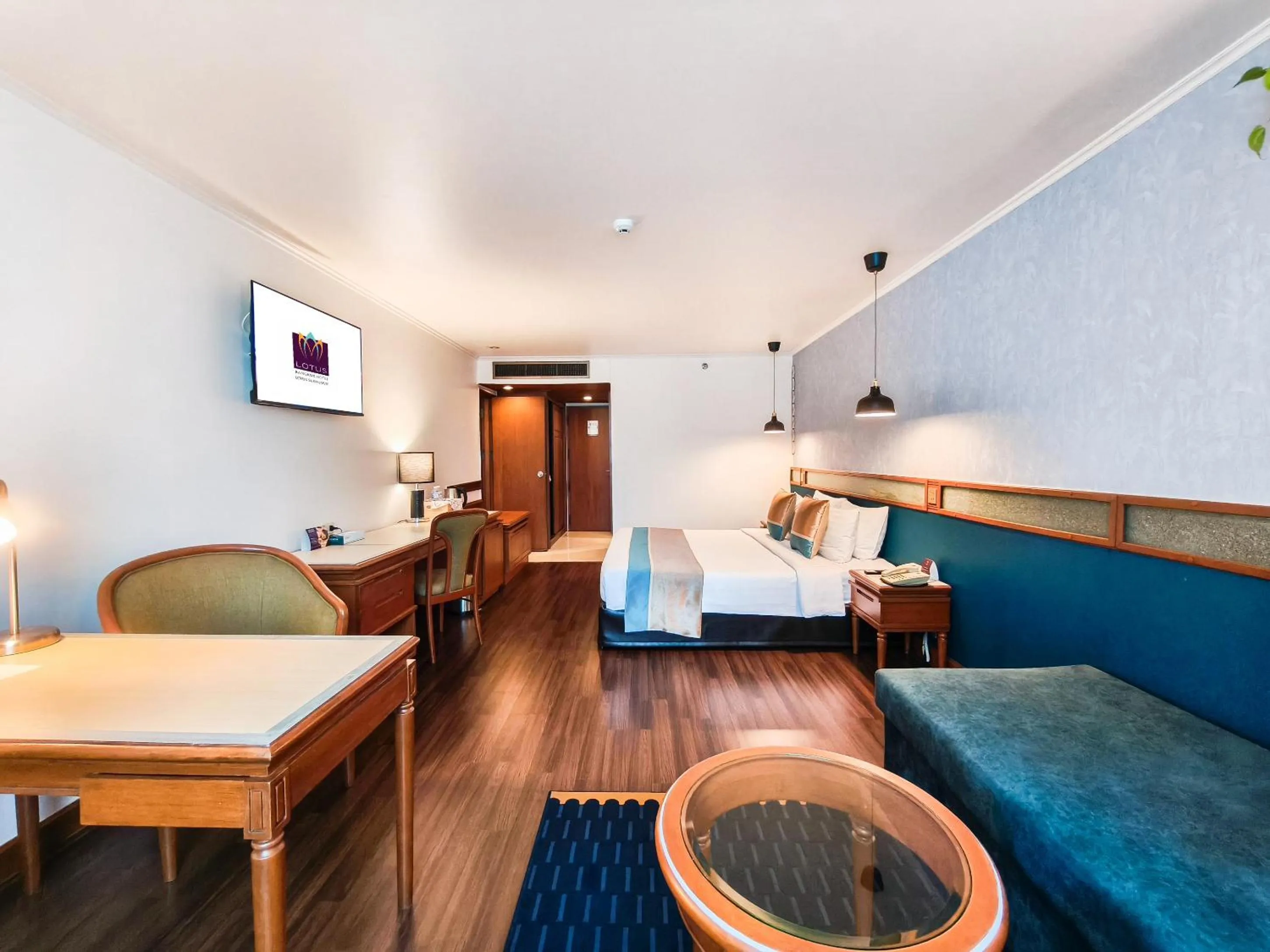 Bed in Bangkok Hotel Lotus Sukhumvit 33