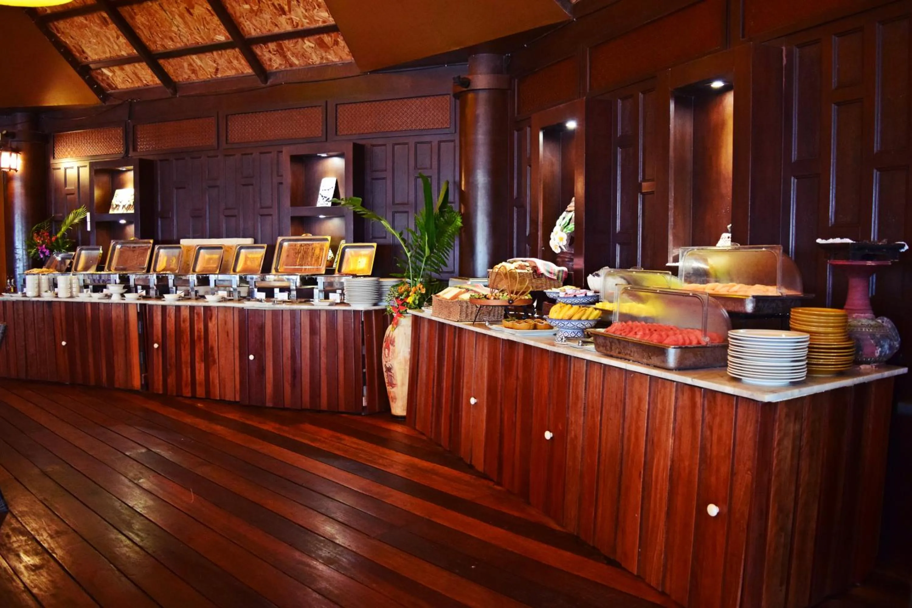 Restaurant/places to eat in Coco Palm Beach Resort - SHA Extra Plus