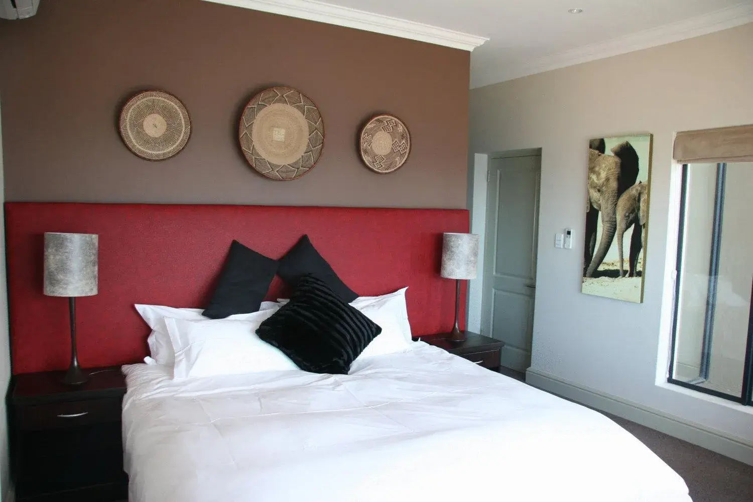 Luxury Suite on First Floor - single occupancy in Simon’s Town Guest House Luxury Suite on First Floor - single occupancy in Simon’s Town Guest House