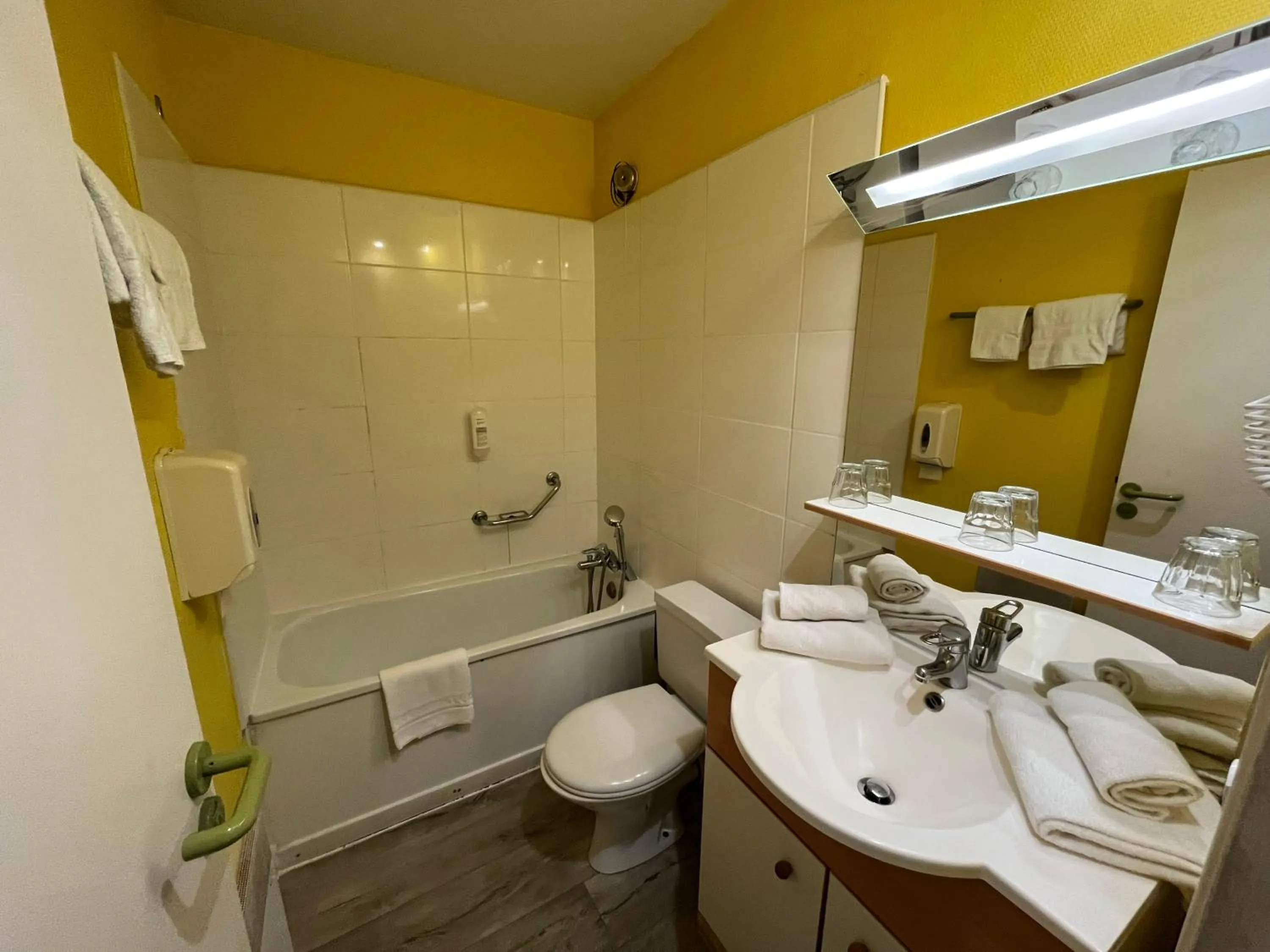 Bathroom in Hotel Restaurant Le Clos