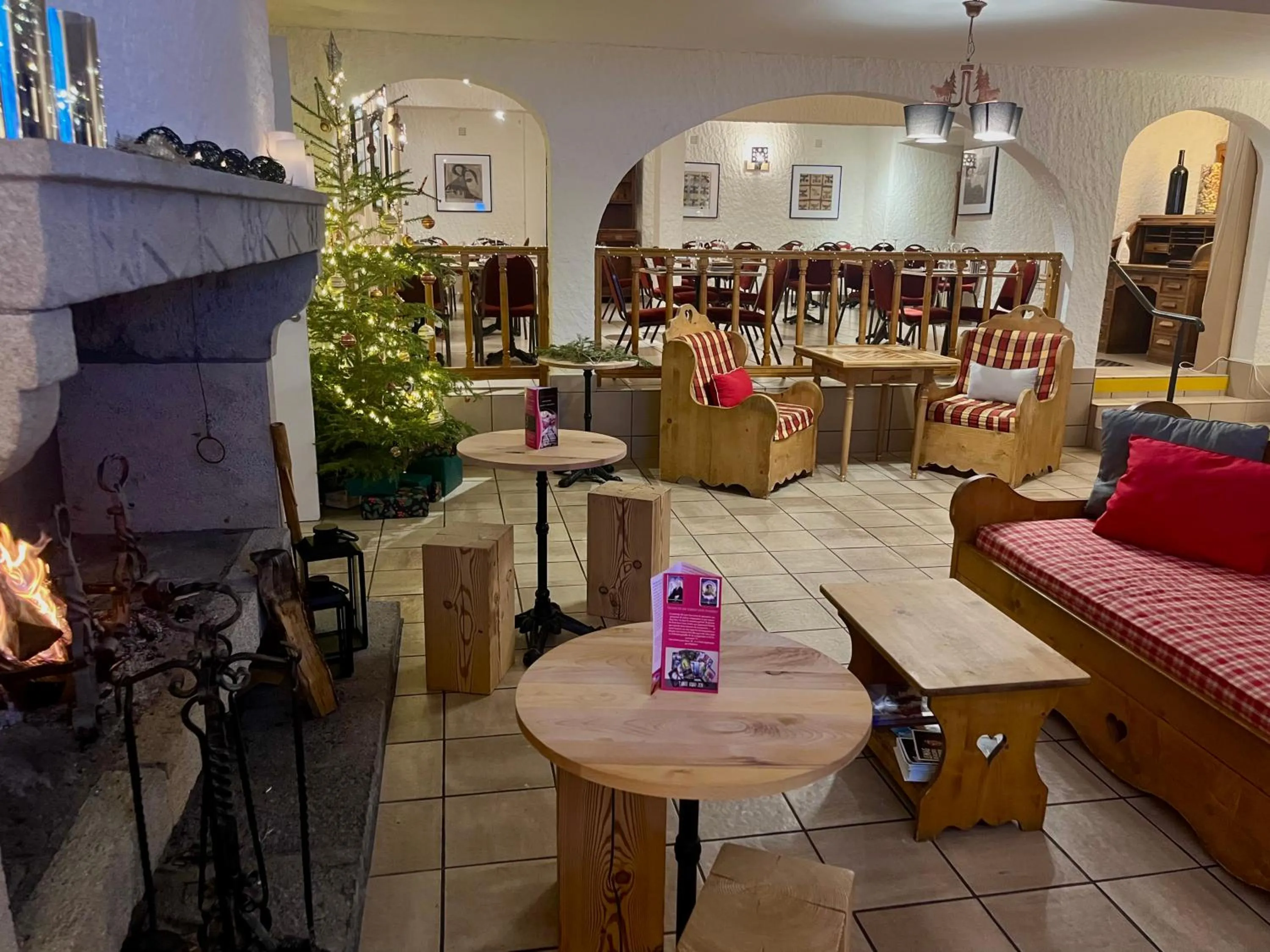 Lounge or bar in Hotel Restaurant Le Clos