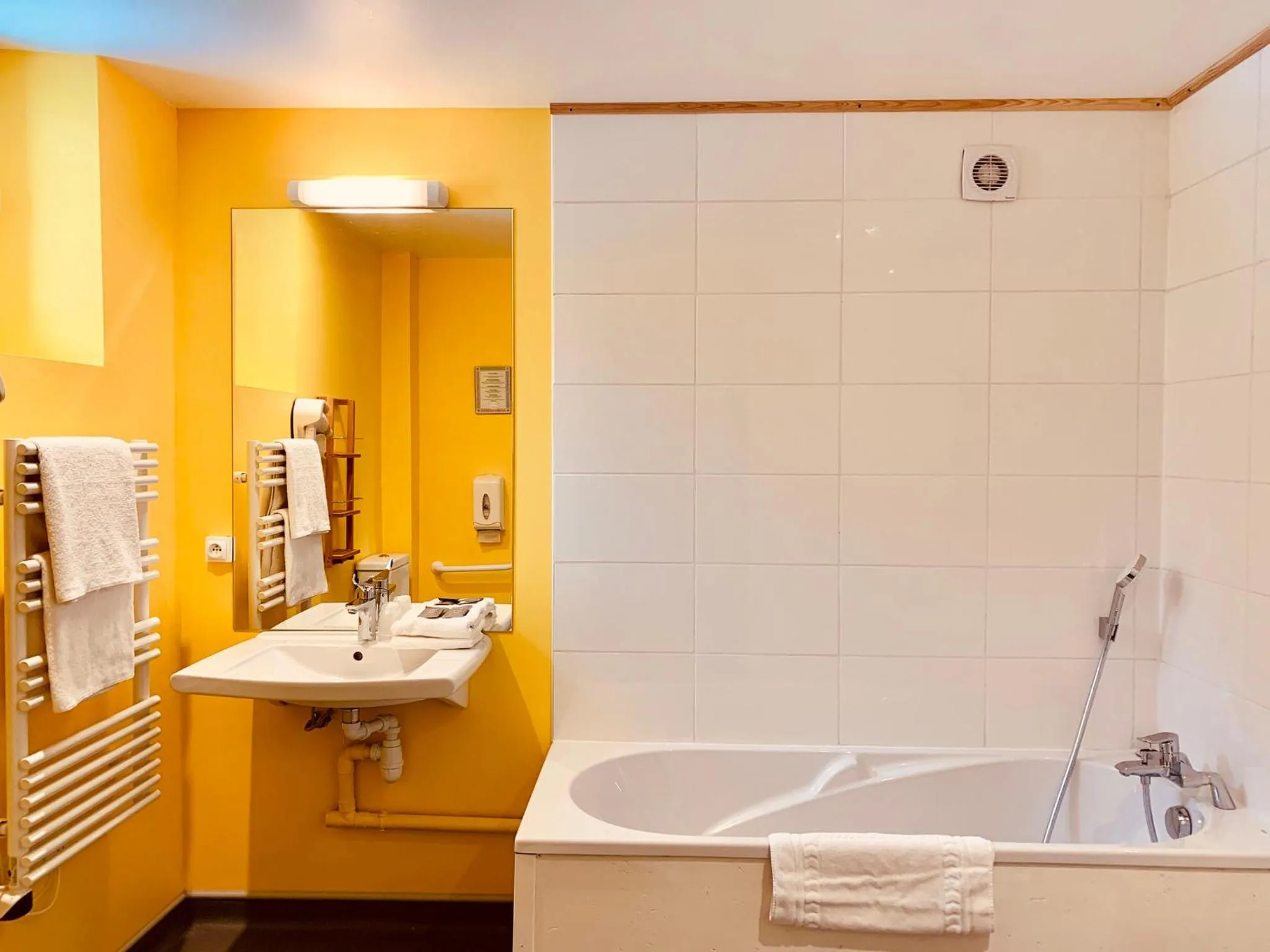 Bathroom in Hotel Restaurant Le Clos