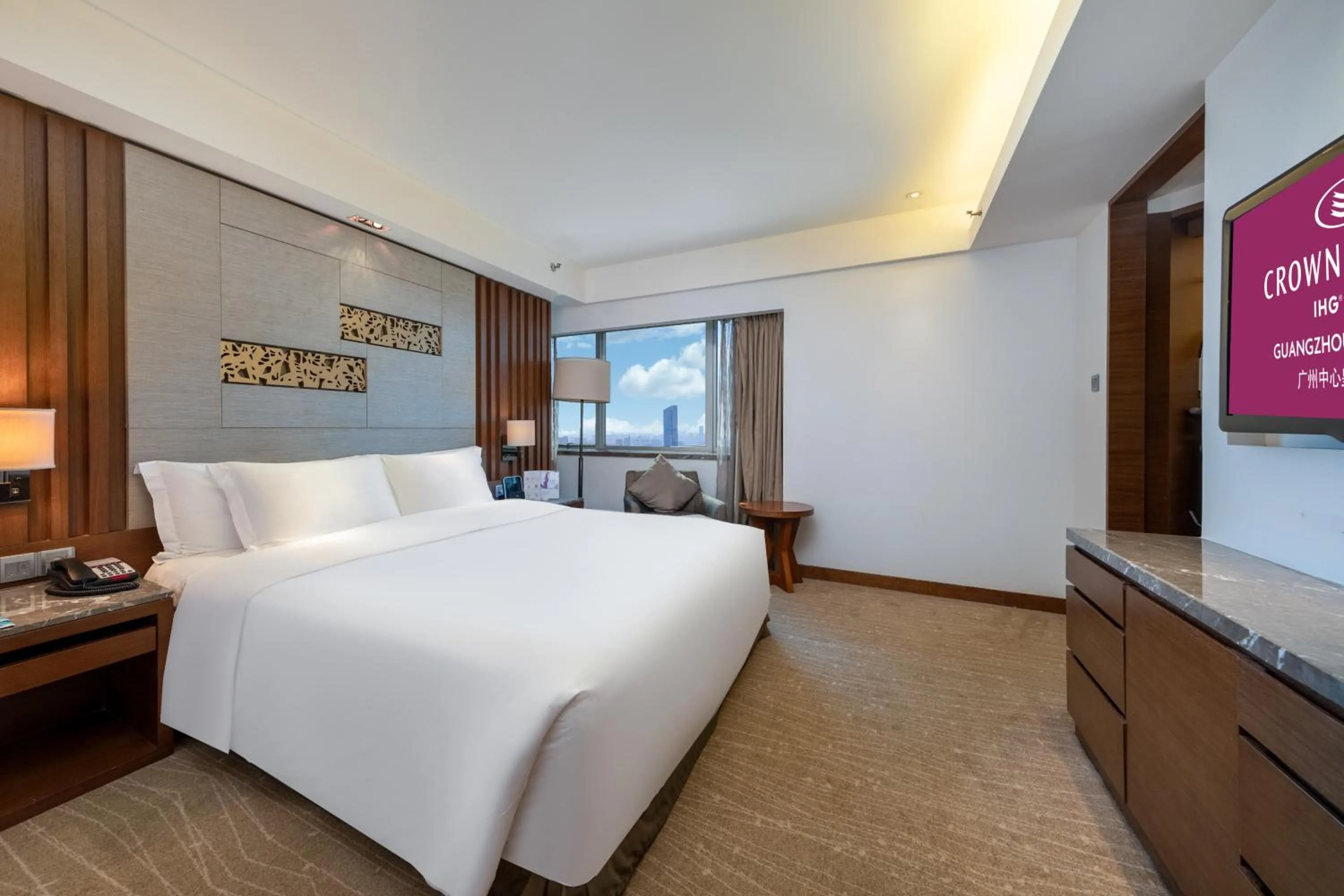 Bed in Crowne Plaza Guangzhou City Centre by IHG
