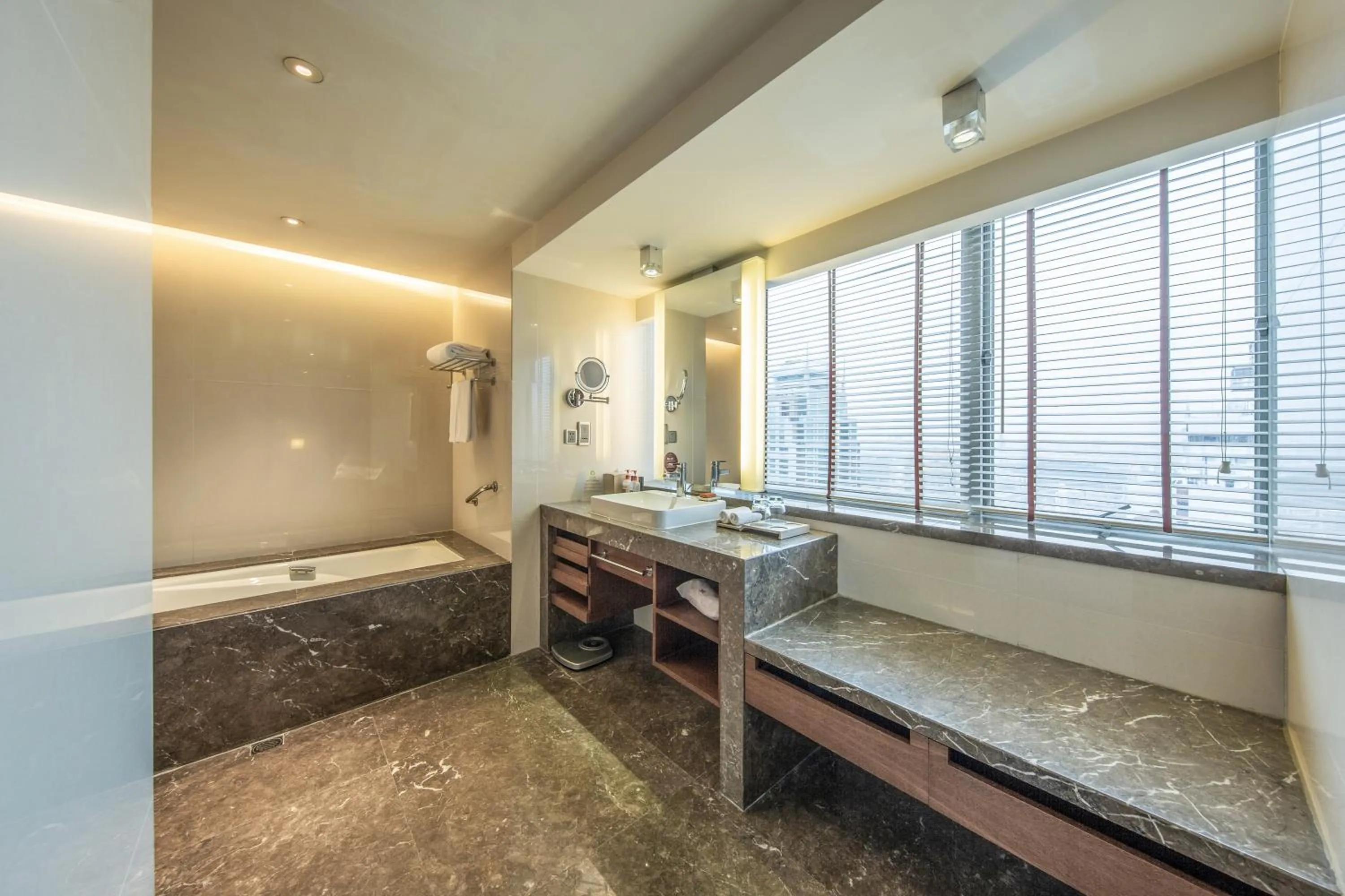 Bathroom, Bed in Crowne Plaza Guangzhou City Centre by IHG