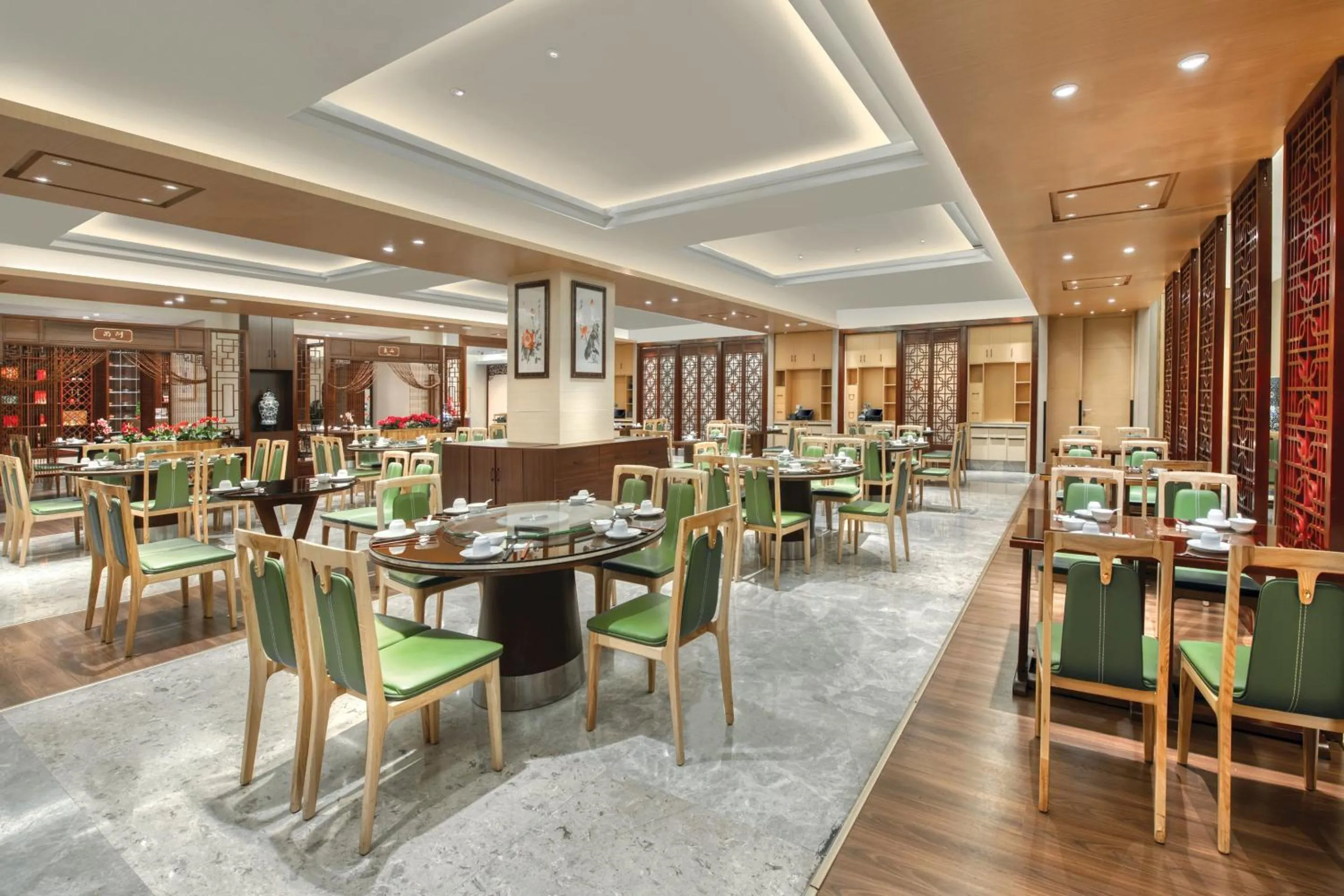 Restaurant/places to eat in Crowne Plaza Guangzhou City Centre by IHG