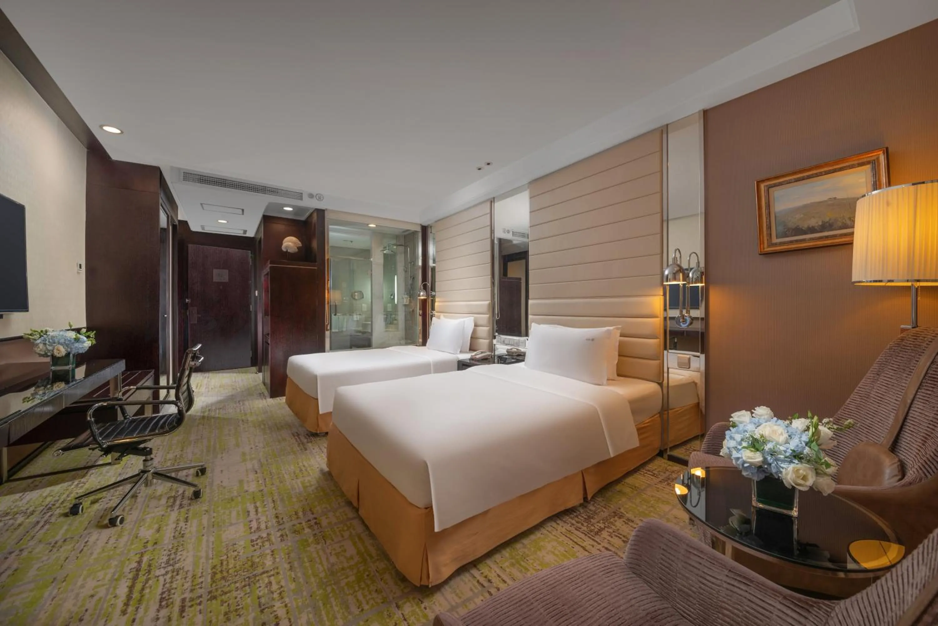 Photo of the whole room, Bed in Holiday Inn Beijing Focus Square by IHG