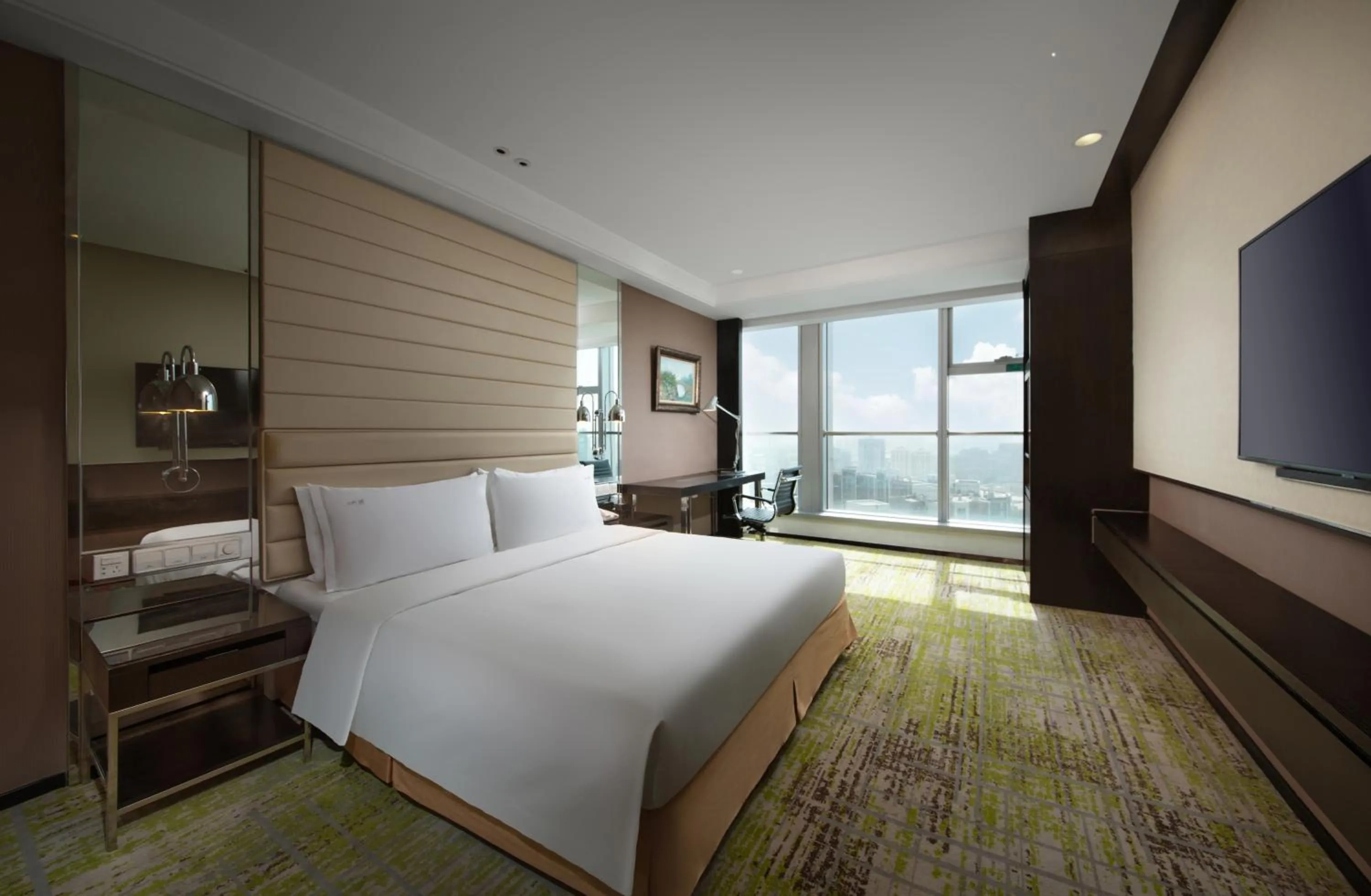 Bed in Holiday Inn Beijing Focus Square by IHG
