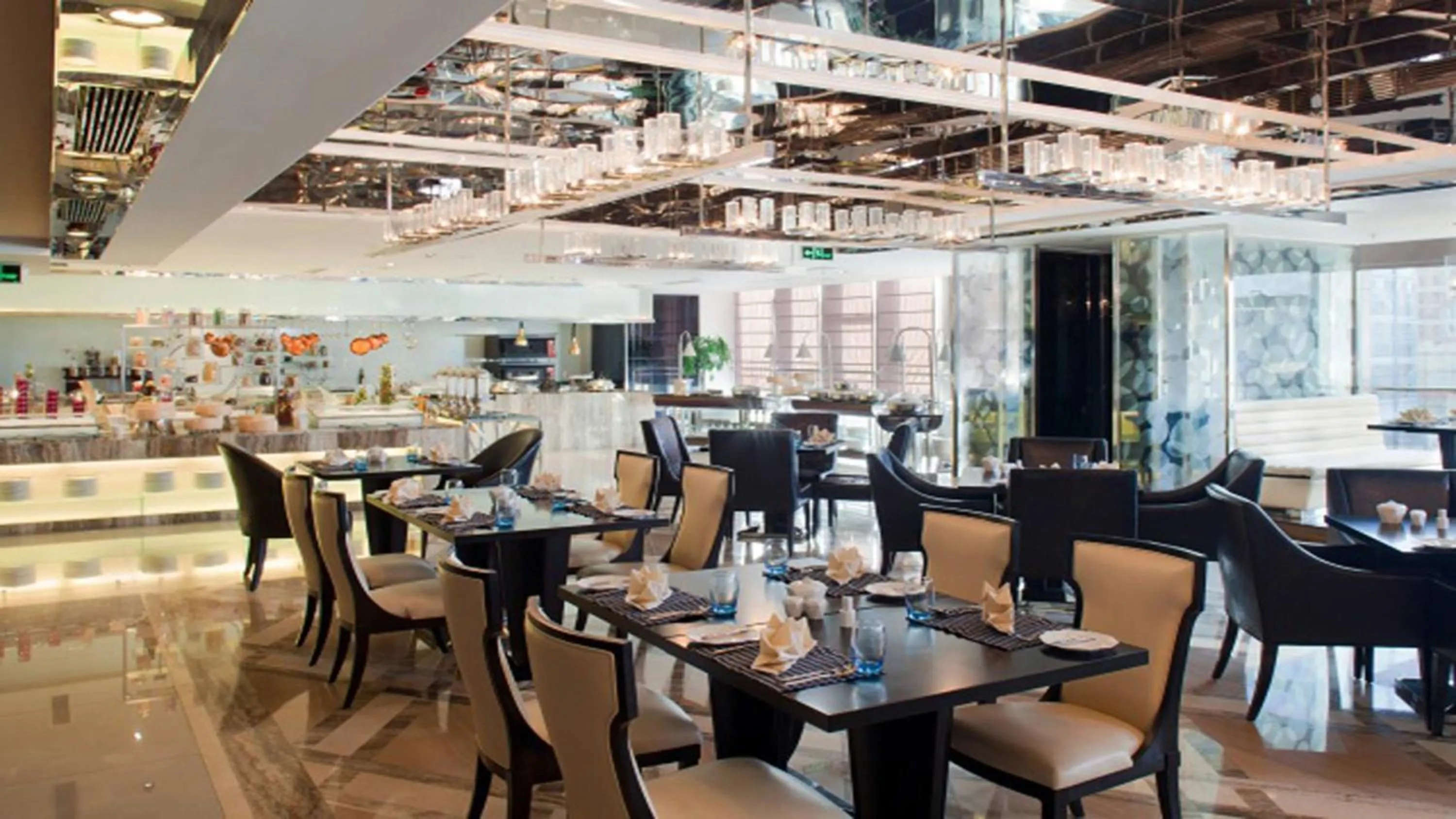 Restaurant/places to eat in Holiday Inn Beijing Focus Square by IHG