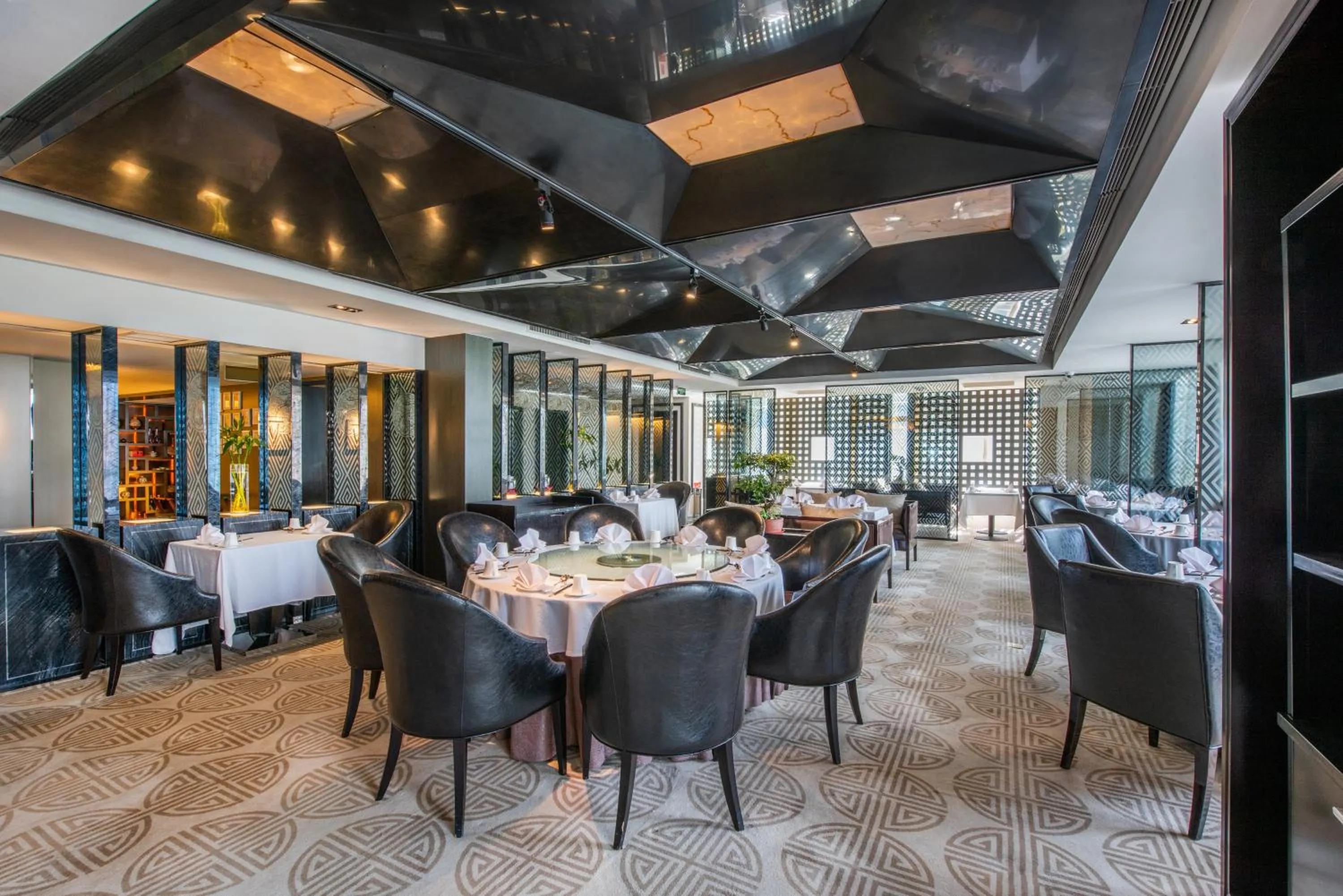 Restaurant/places to eat in Holiday Inn Beijing Focus Square by IHG
