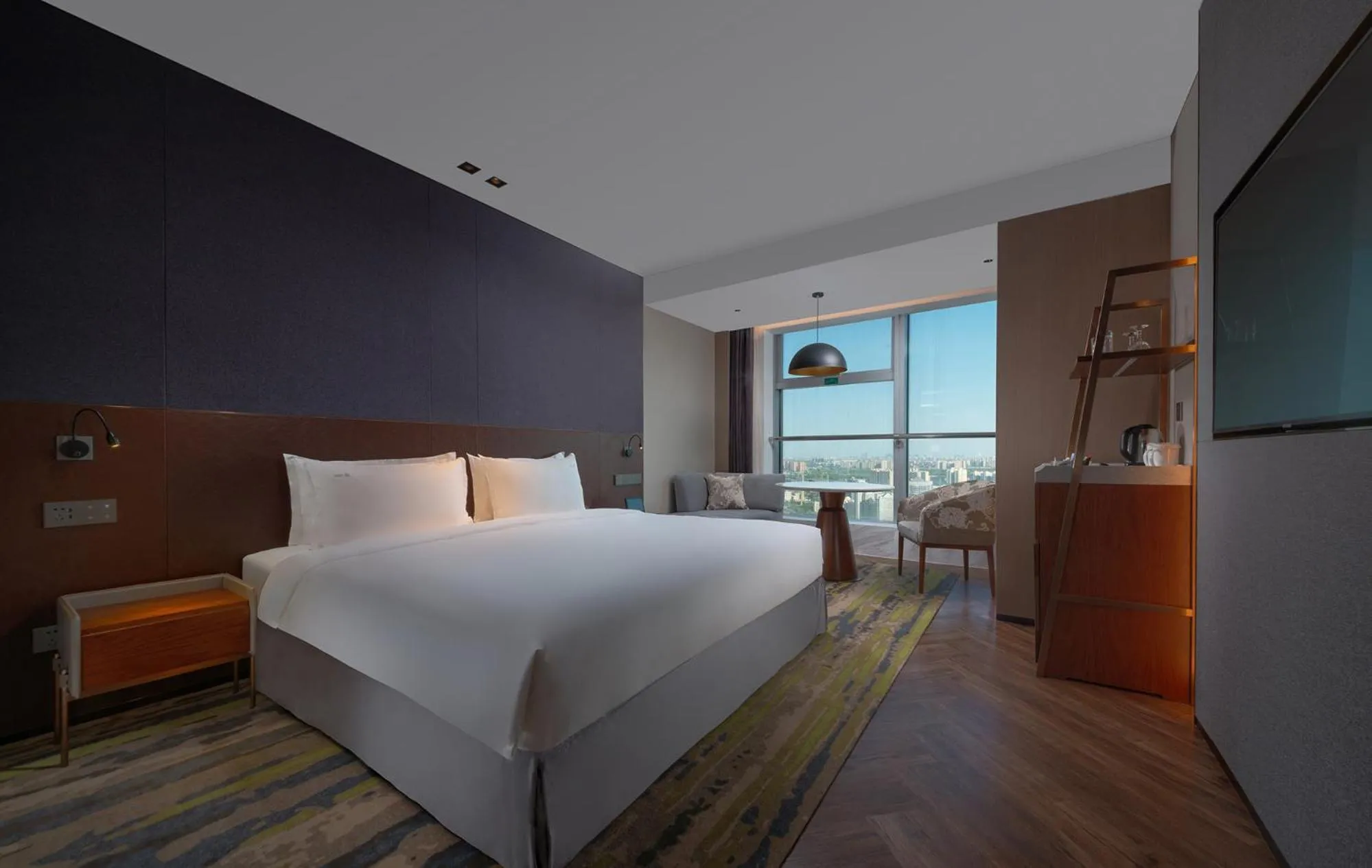 Bed in Holiday Inn Beijing Focus Square by IHG