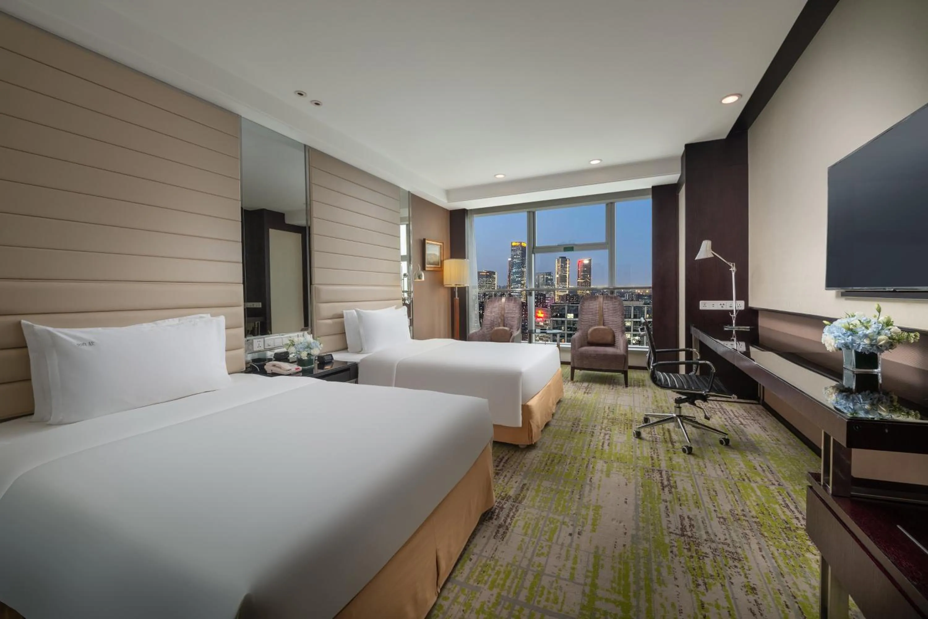 Photo of the whole room, Bed in Holiday Inn Beijing Focus Square by IHG
