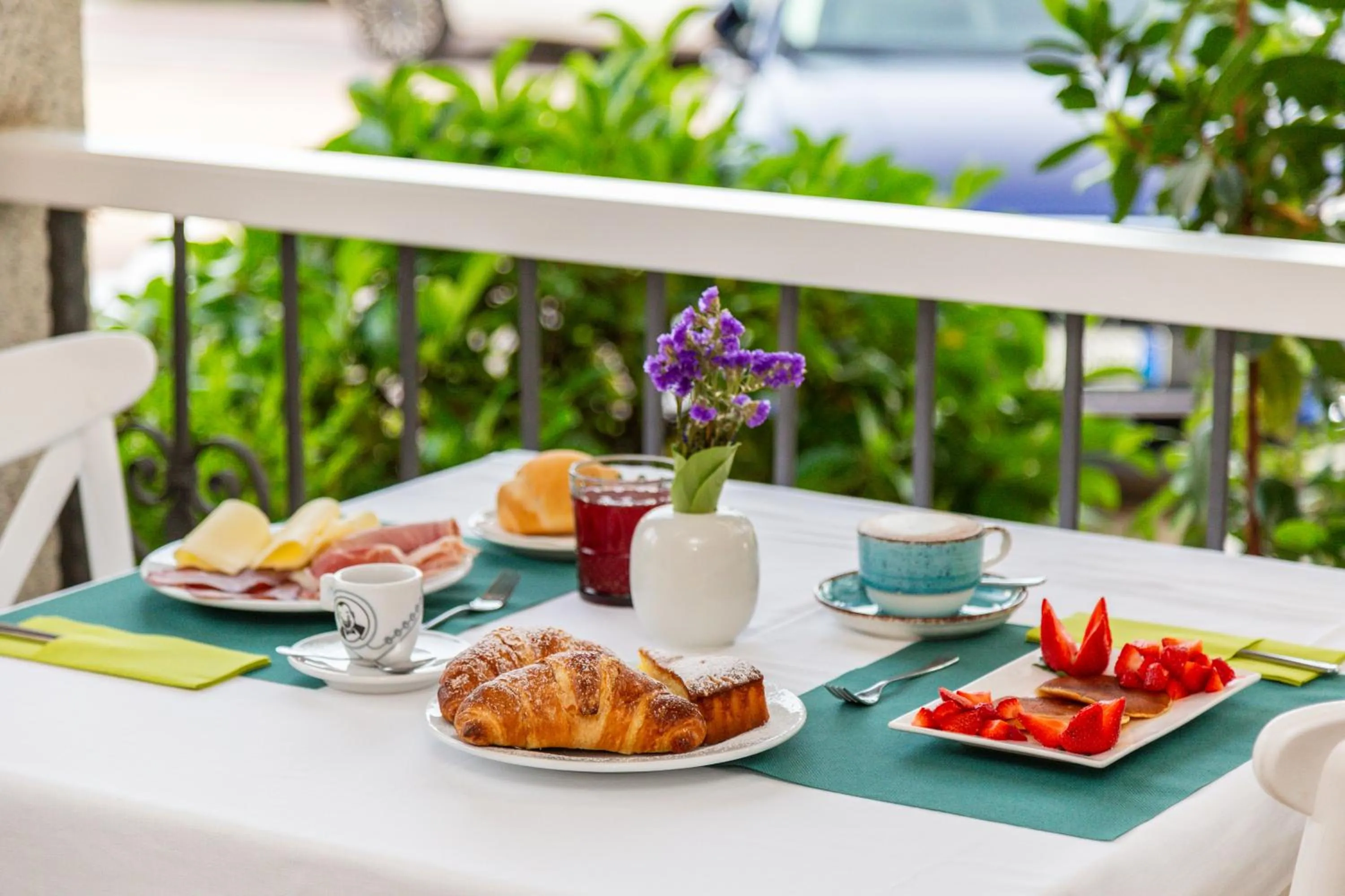 Breakfast in Hotel Donatella