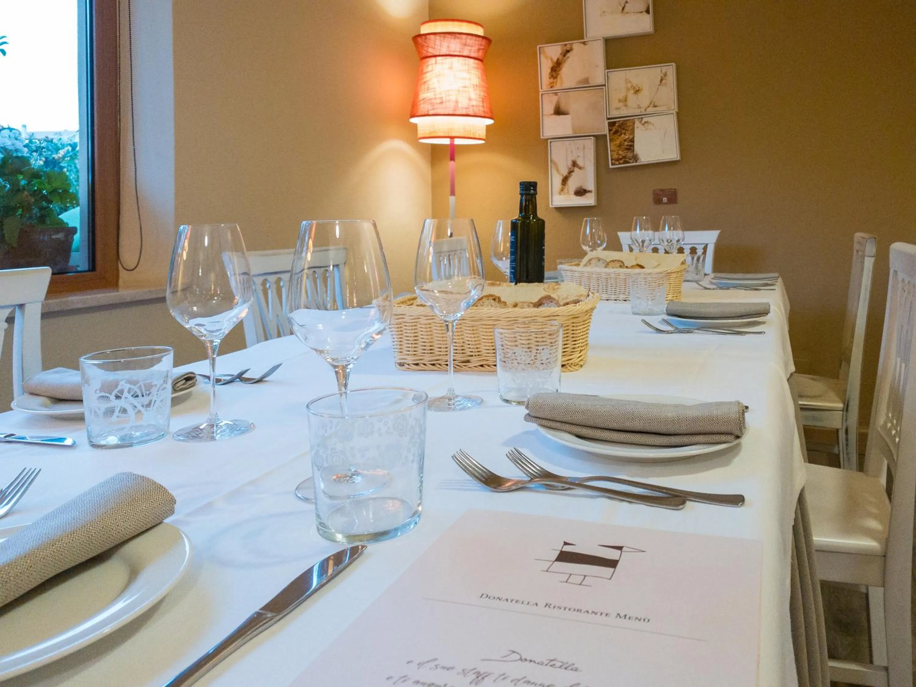 Restaurant/places to eat in Hotel Donatella