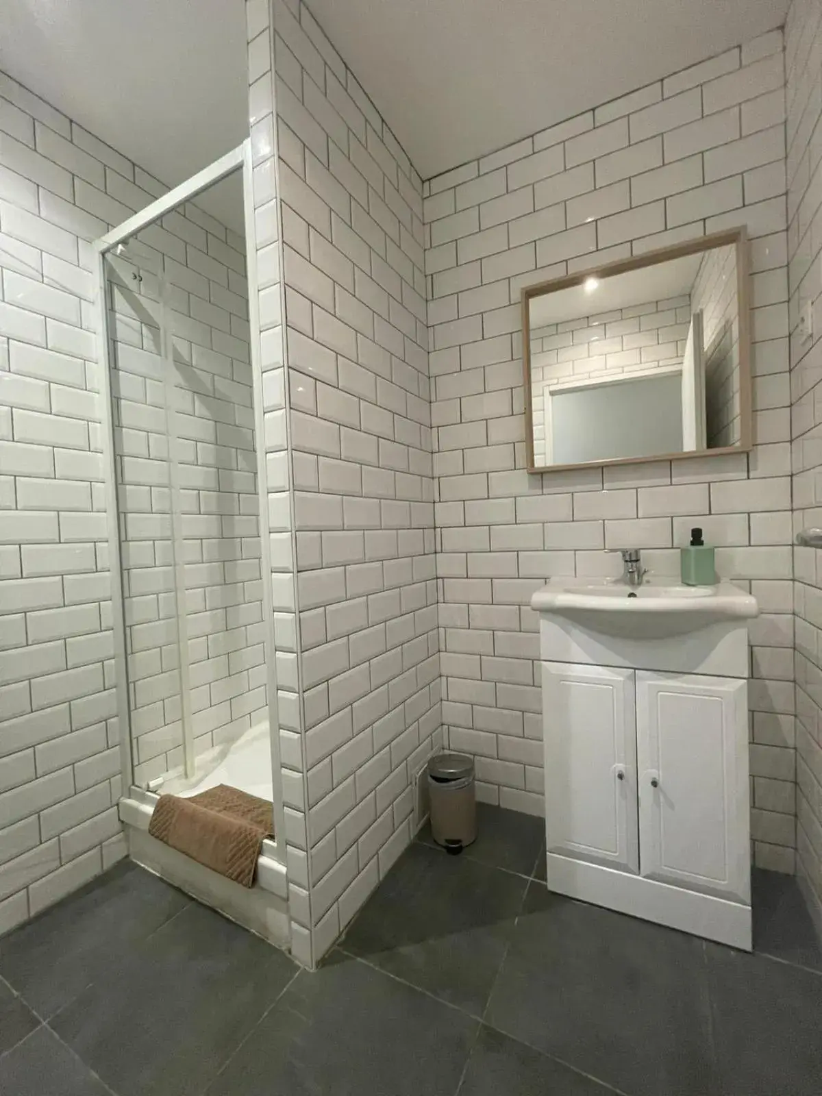 Single Bed in 4-Bed Mixed Dormitory Room in Hostel Vertigo Vieux-Port Single Bed in 4-Bed Mixed Dormitory Room in Hostel Vertigo Vieux-Port