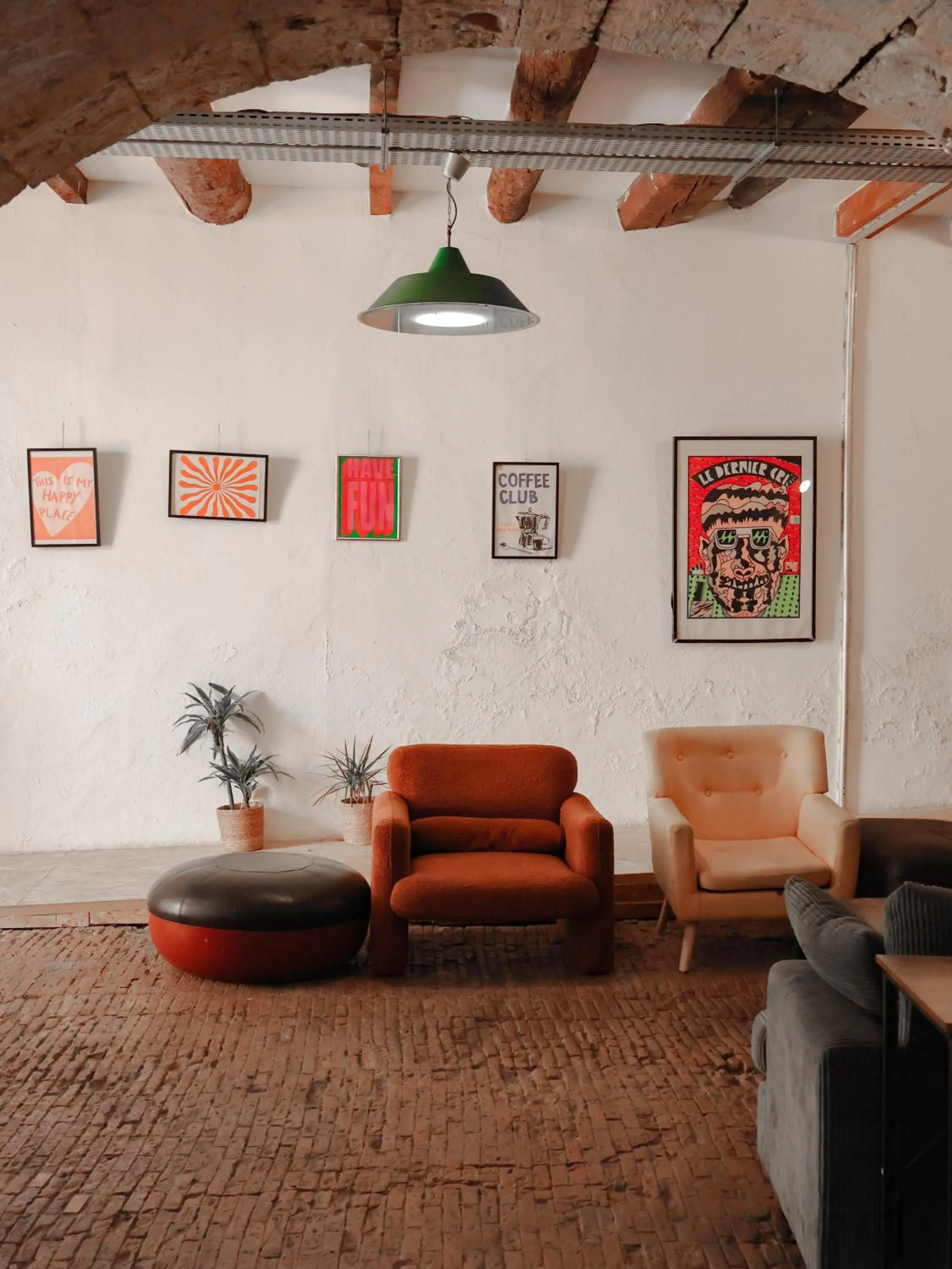 Communal lounge/ TV room in Hostel Vertigo Vieux-Port