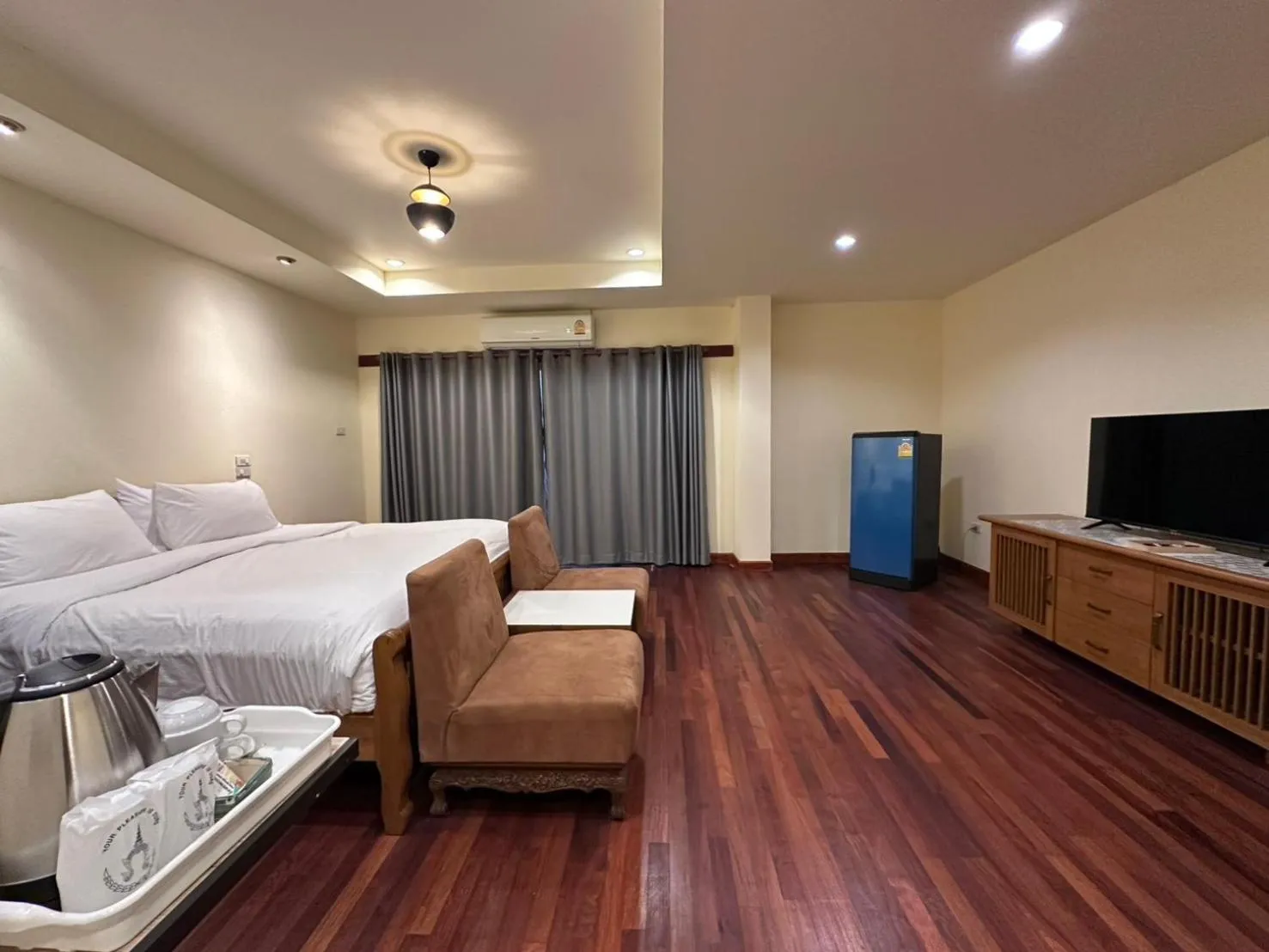 Bed in Prince Hotel Chiang Mai