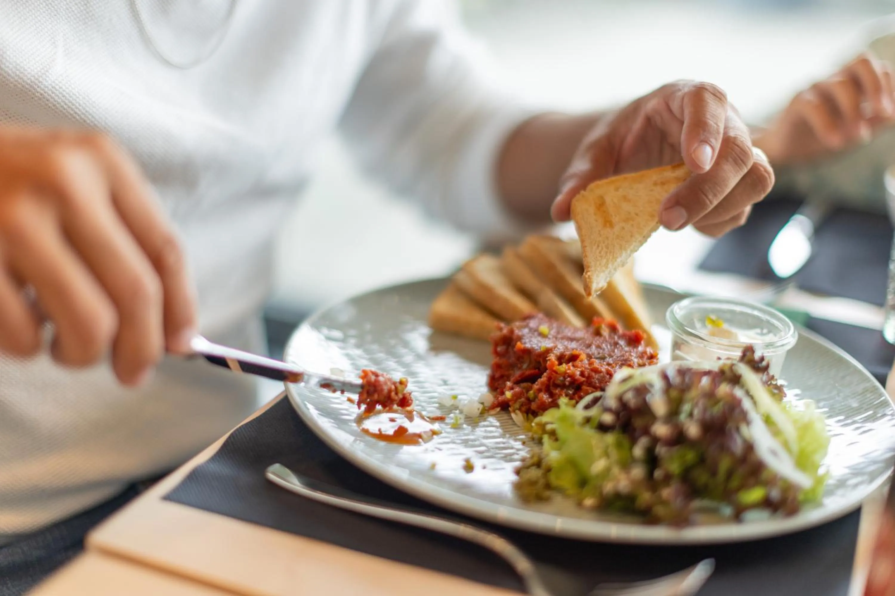 Restaurant/places to eat in lintharena ag