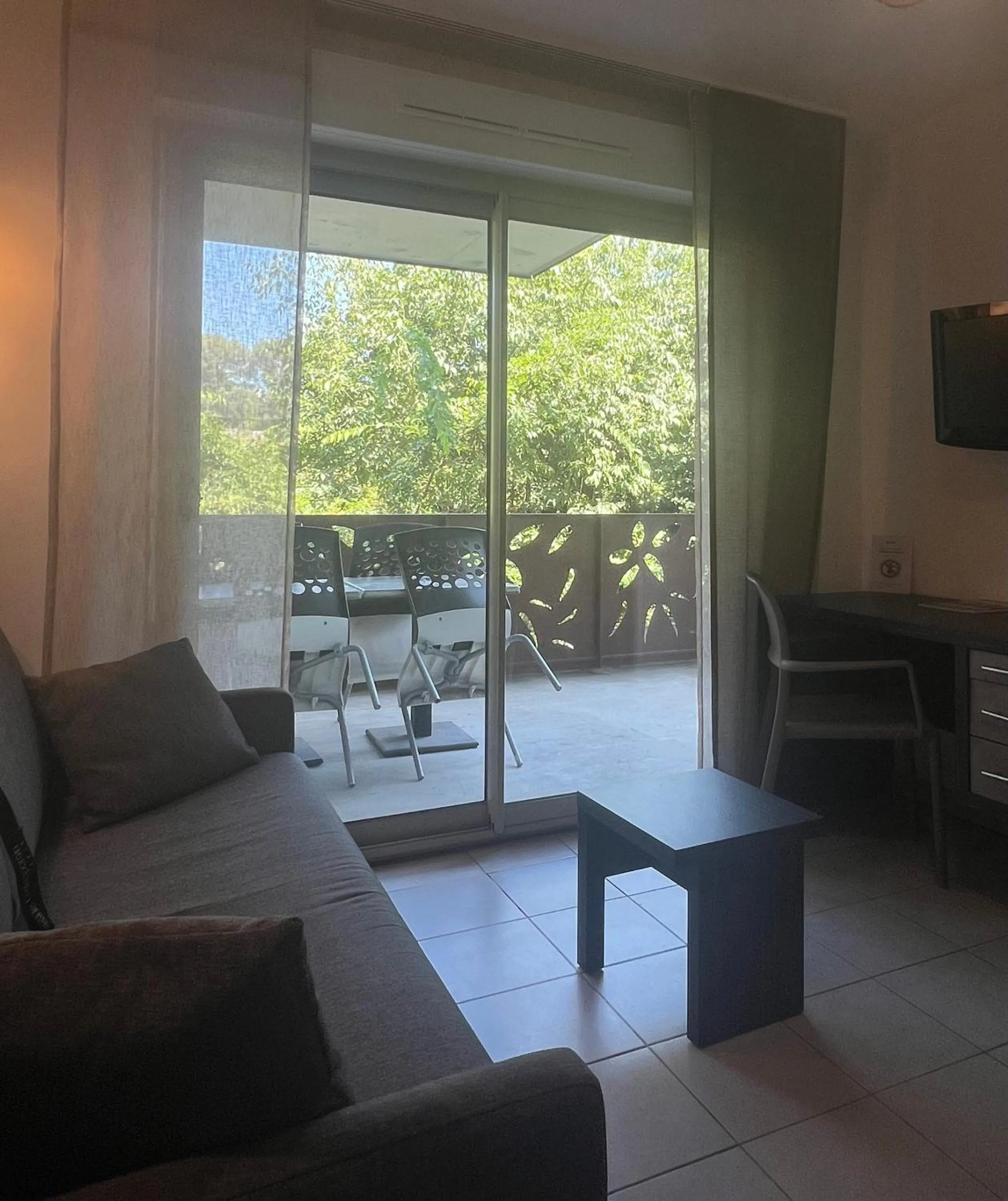 TV and multimedia in Lagrange Aparthotel Montpellier Millénaire