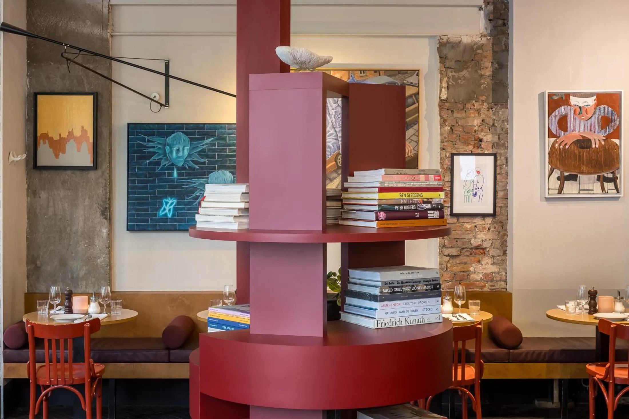 Restaurant/places to eat in Hotel Pilar