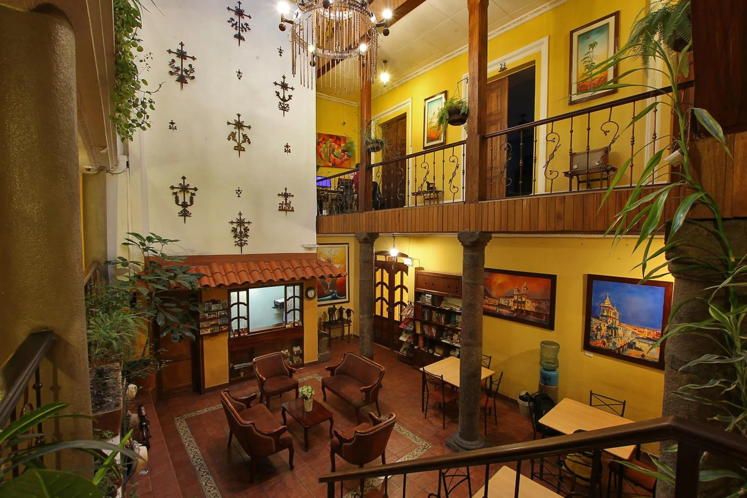 Library in Mía Leticia B&B