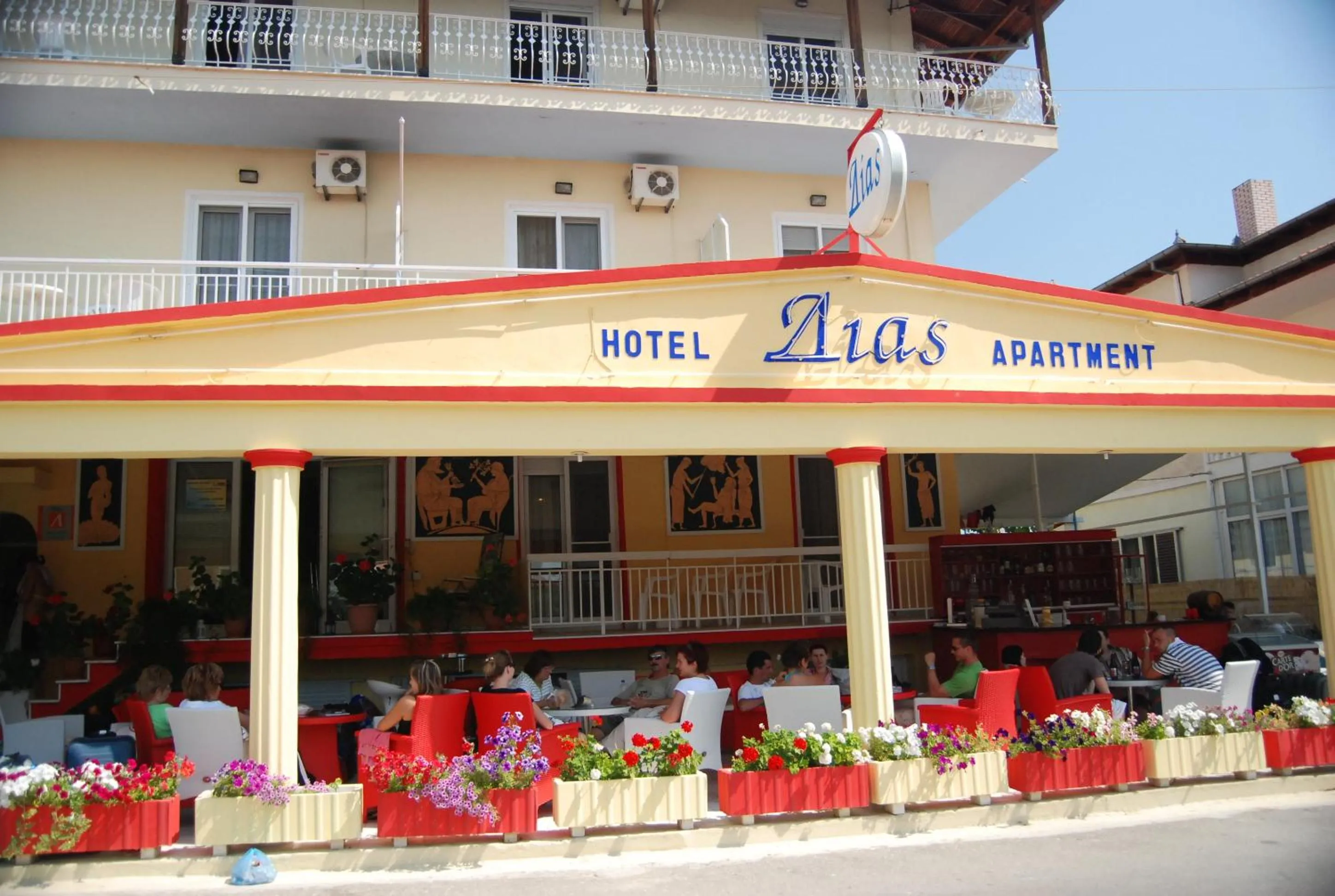 Property building in Hotel Dias Apartment