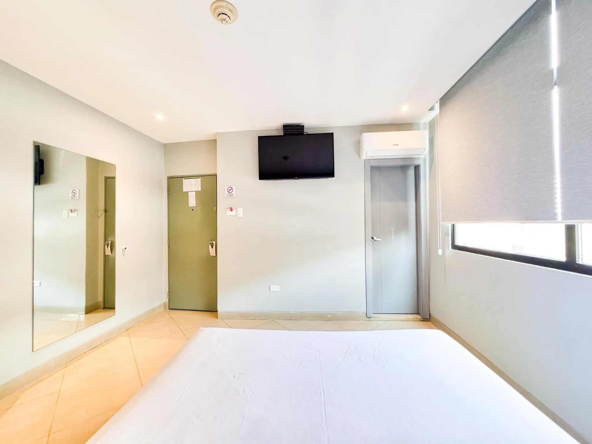 Photo of the whole room, Bed in GH Sander Hotel