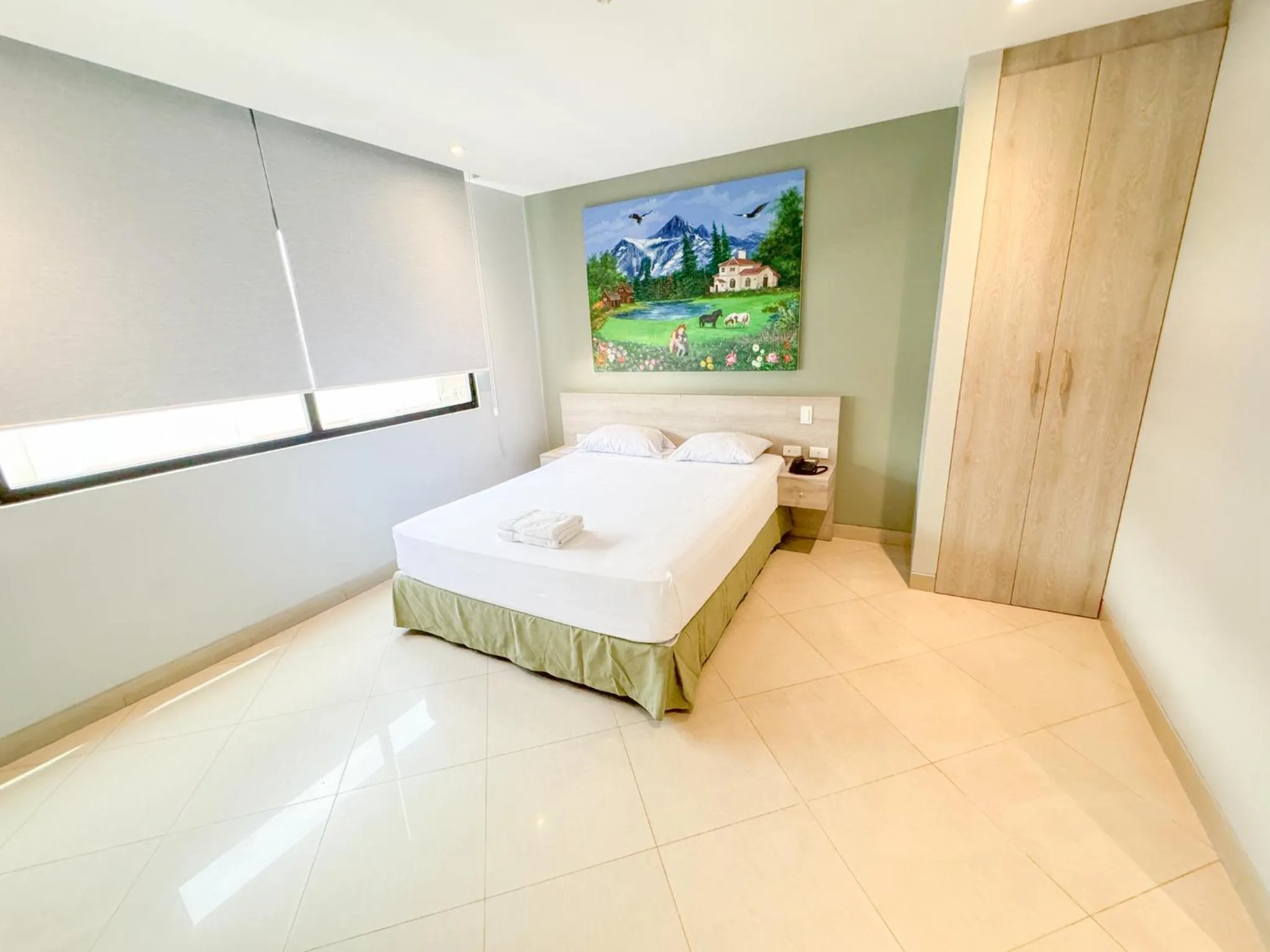 Bedroom, Bed in GH Sander Hotel