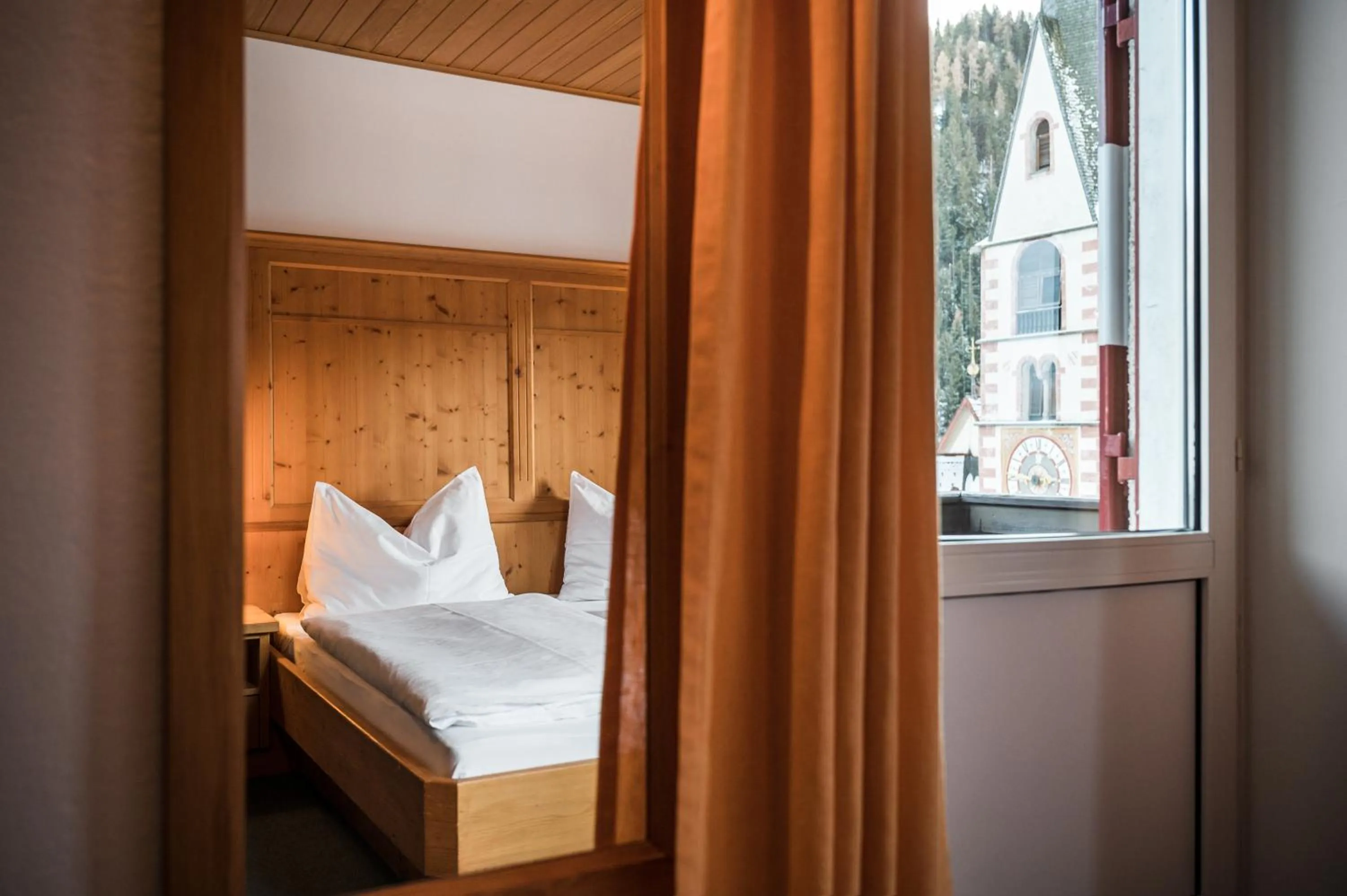 Classic Double Room with Balcony - single occupancy in Charme Hotel Uridl