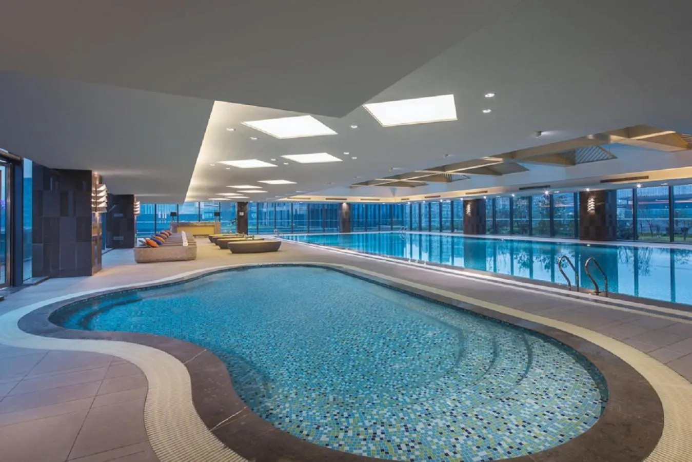 Swimming pool in Somerset Baitang Suzhou