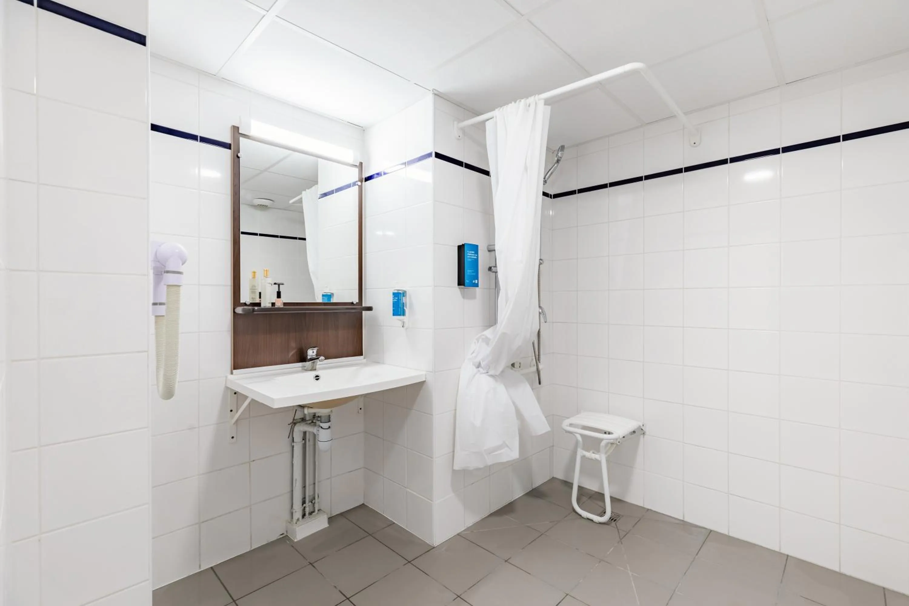 Shower in Appart'City Classic Montelimar