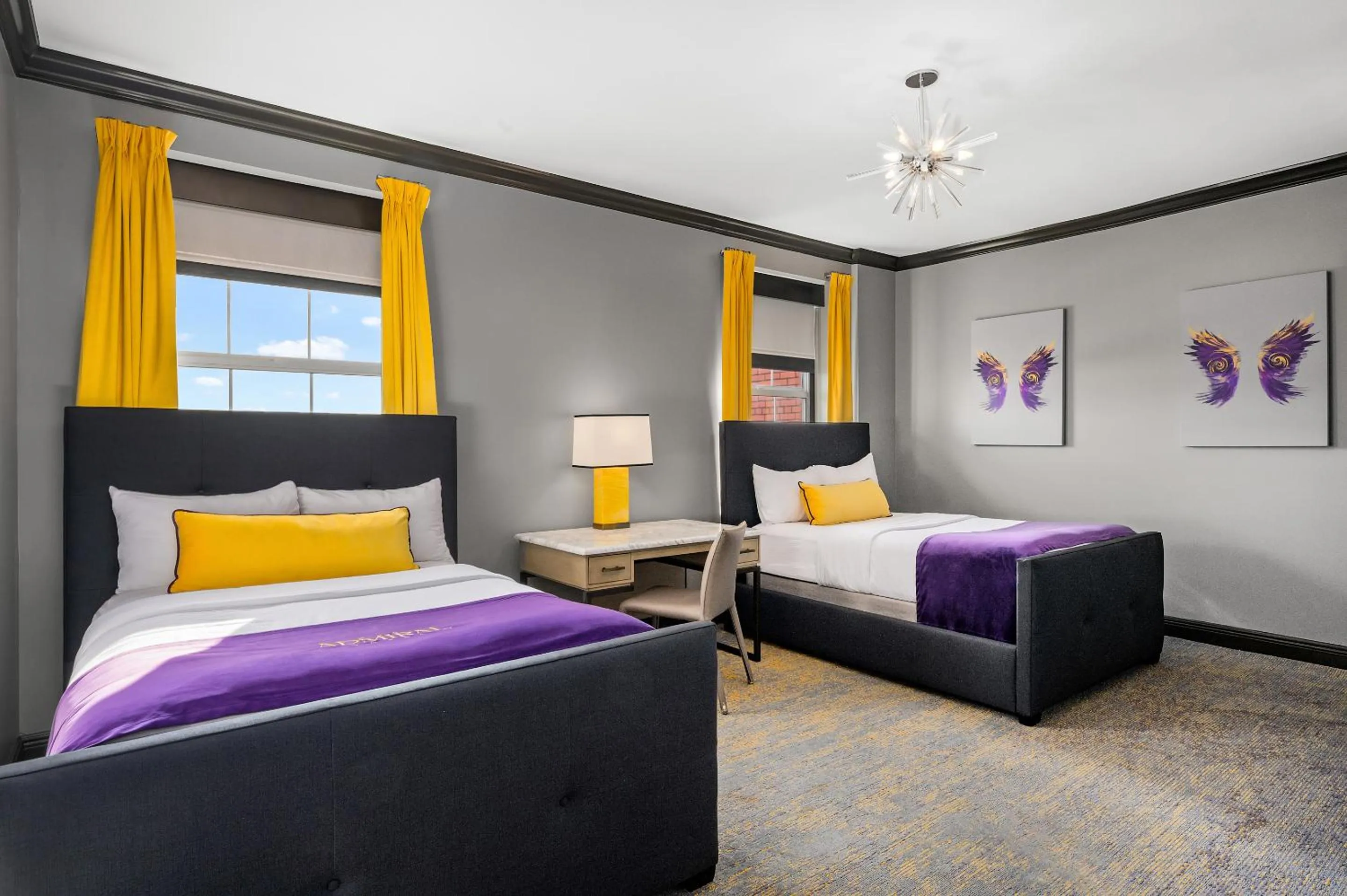 Bedroom, Bed in The Admiral, Downtown Historic District