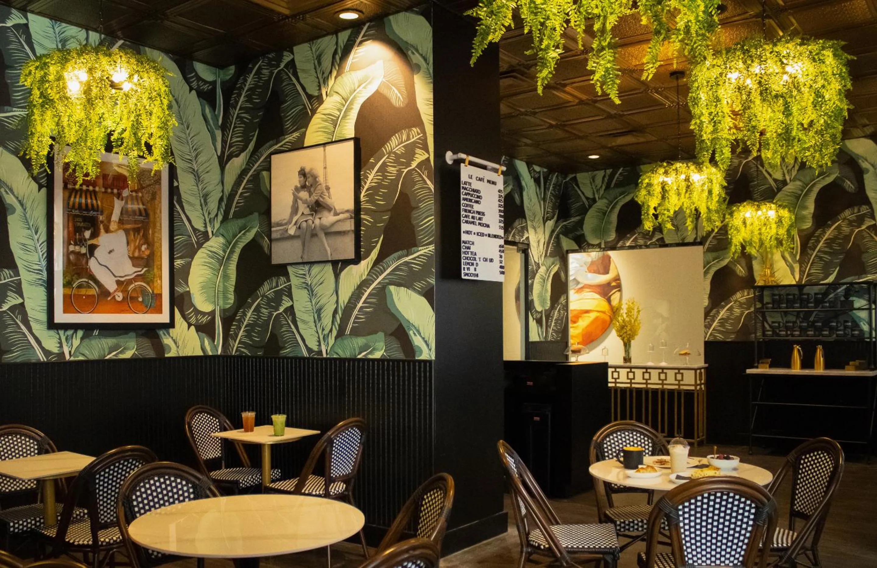 Breakfast in The Admiral, Downtown Historic District