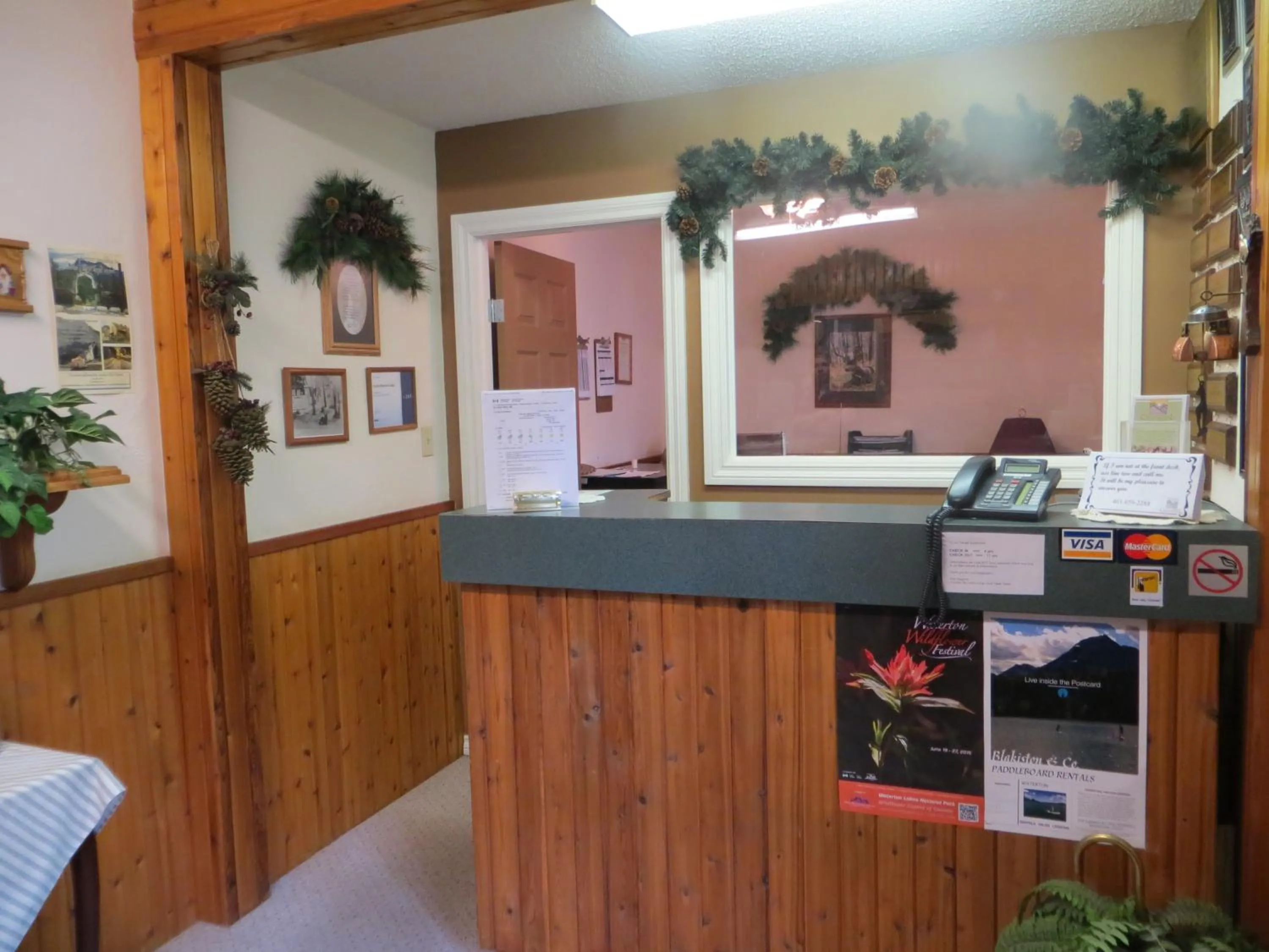 Lobby or reception in Crandell Mountain Lodge