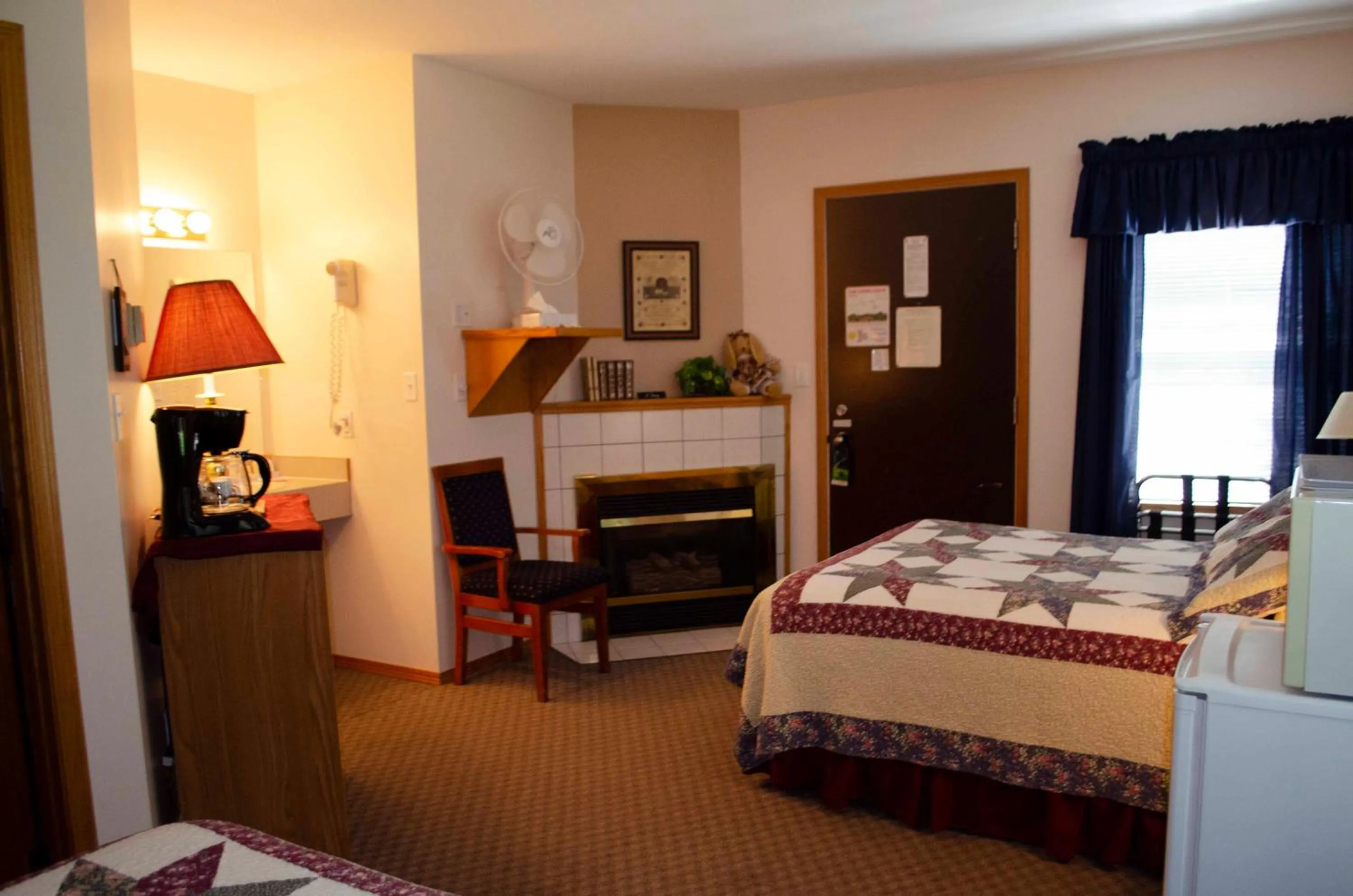 Bed in Crandell Mountain Lodge