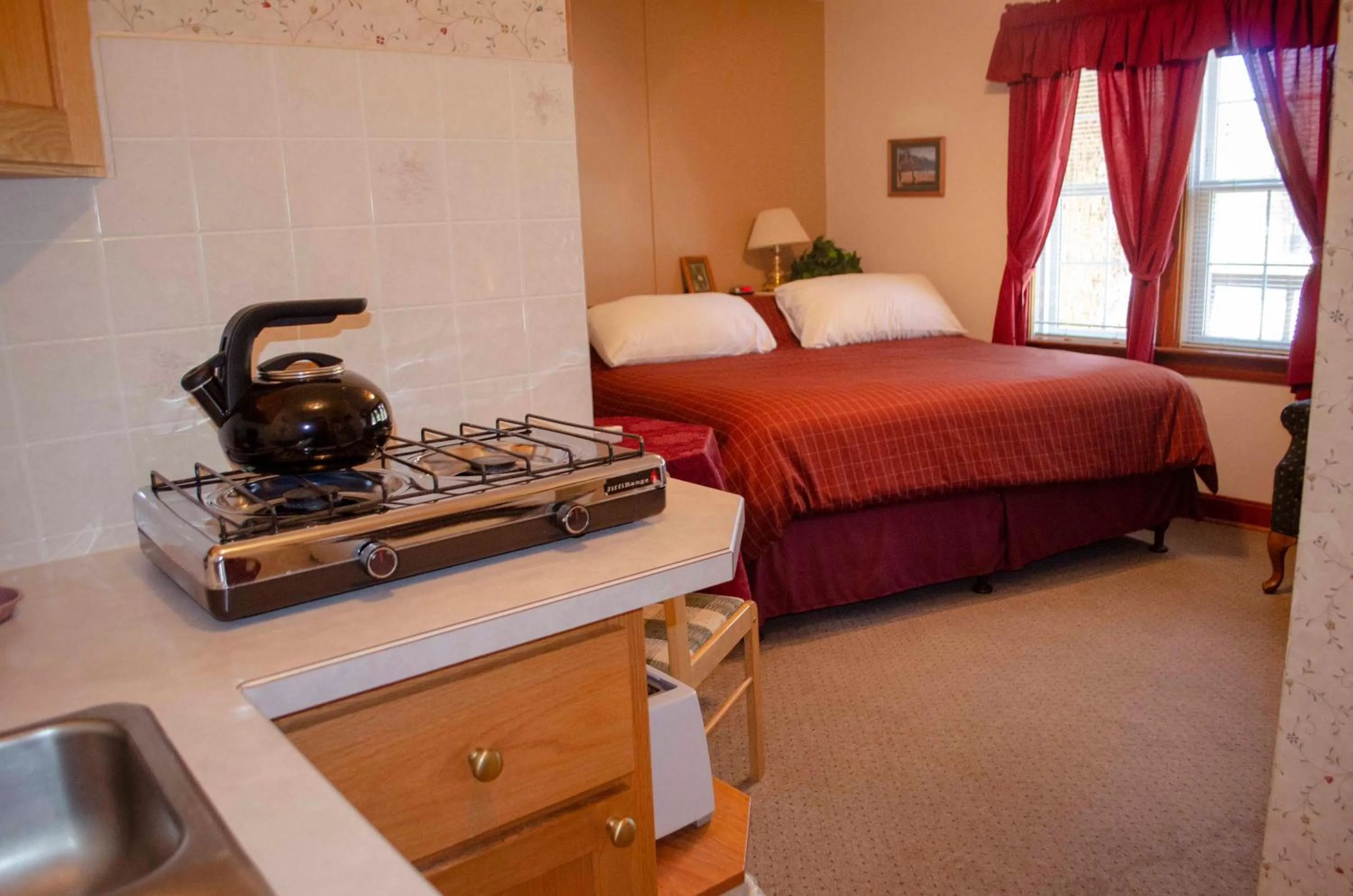 Bed in Crandell Mountain Lodge