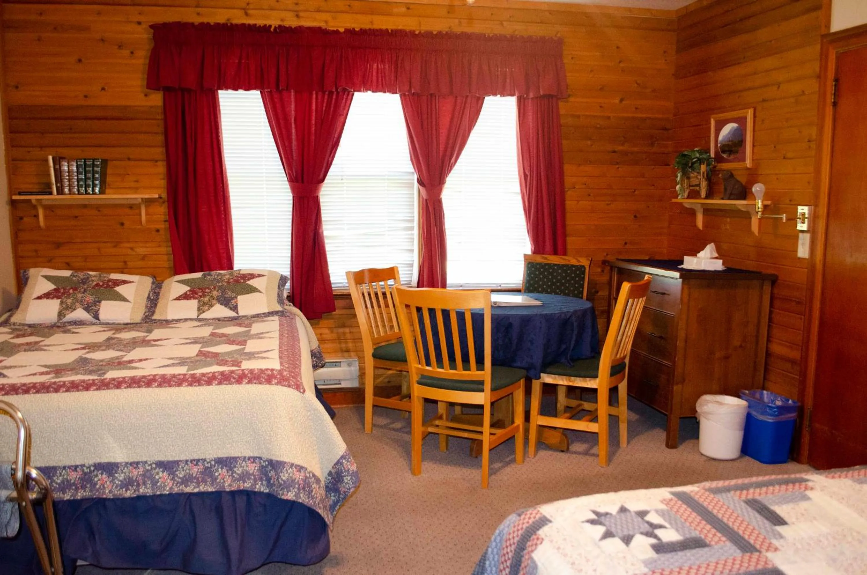Bed in Crandell Mountain Lodge