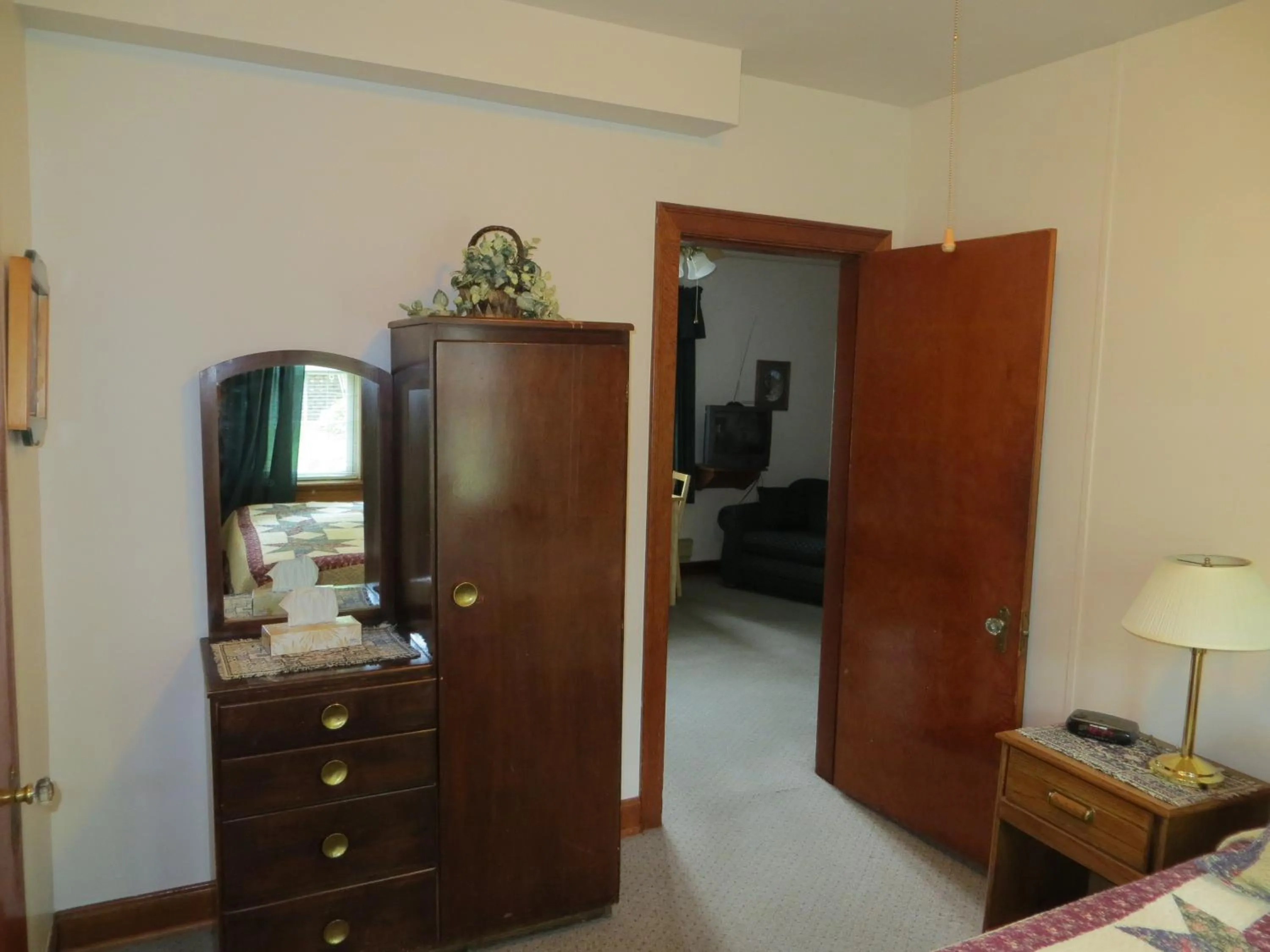 Decorative detail, Bed in Crandell Mountain Lodge