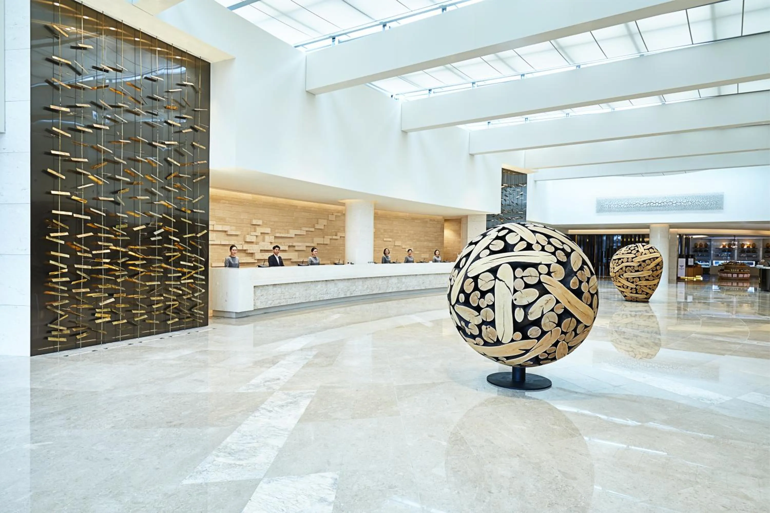 Staff in Landing Jeju Shinhwa World Hotel